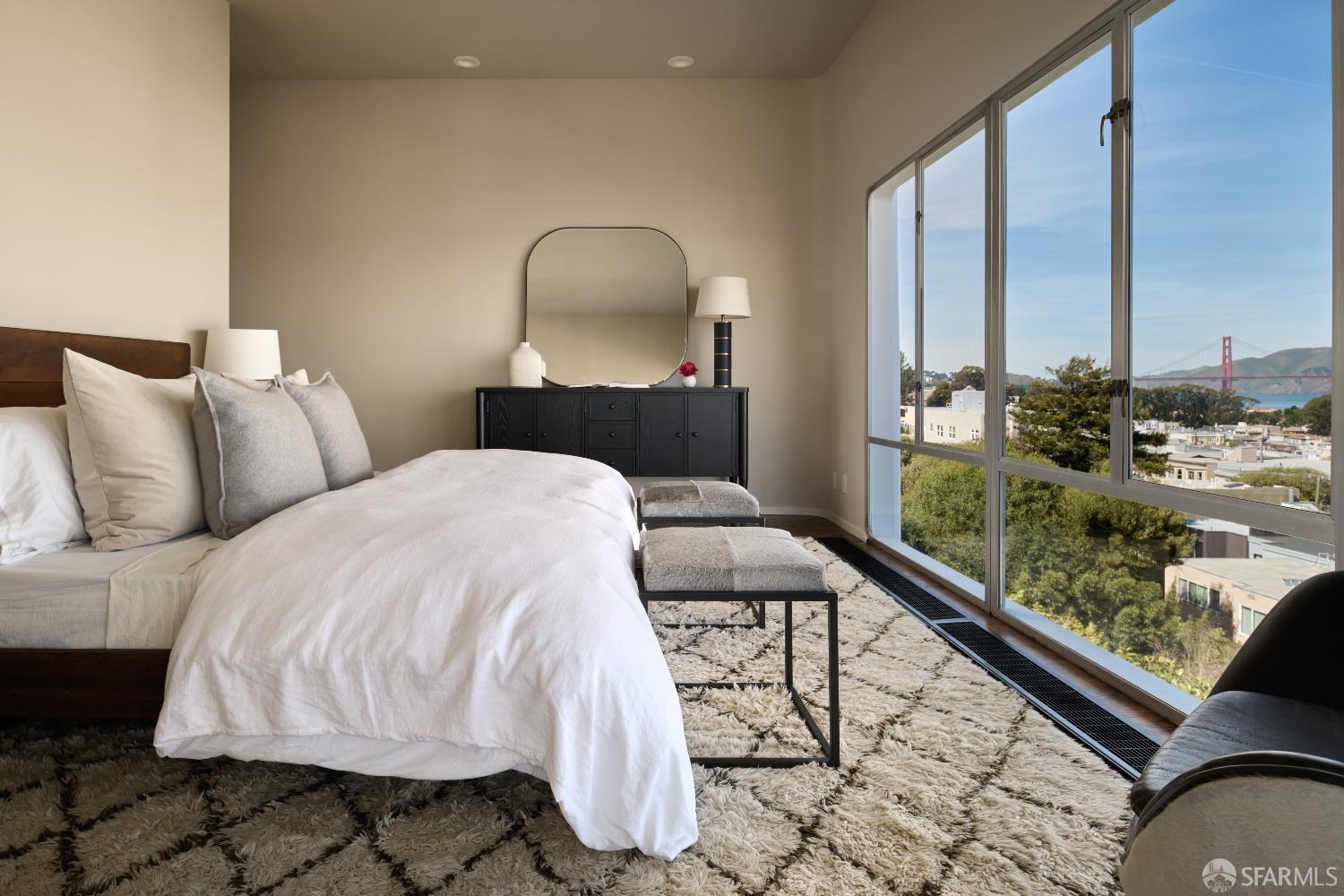 Detail Gallery Image 12 of 21 For 2600 Filbert St, San Francisco,  CA 94123 - 6 Beds | 5/1 Baths