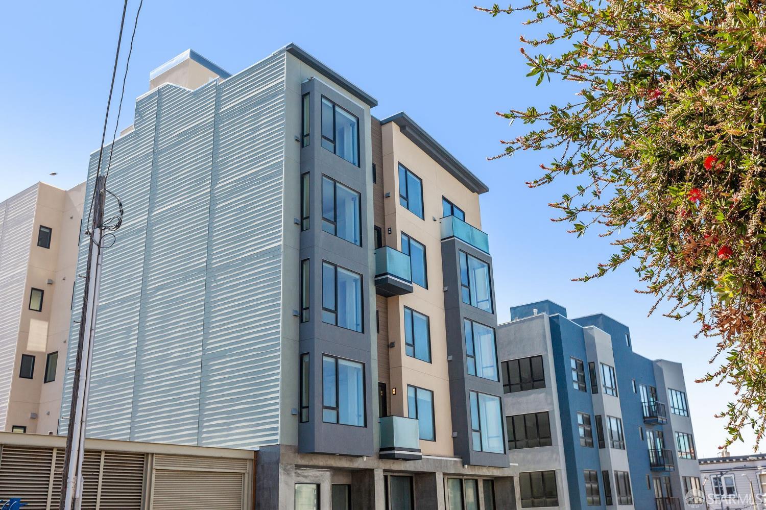 Photo #2: 425067218 Listing 