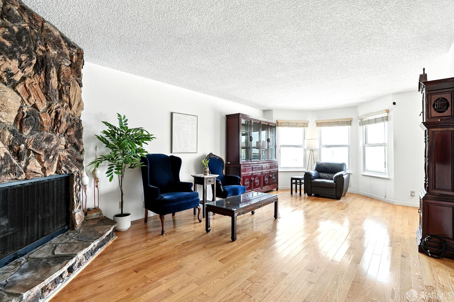 Photo #6: 425061424 Listing 