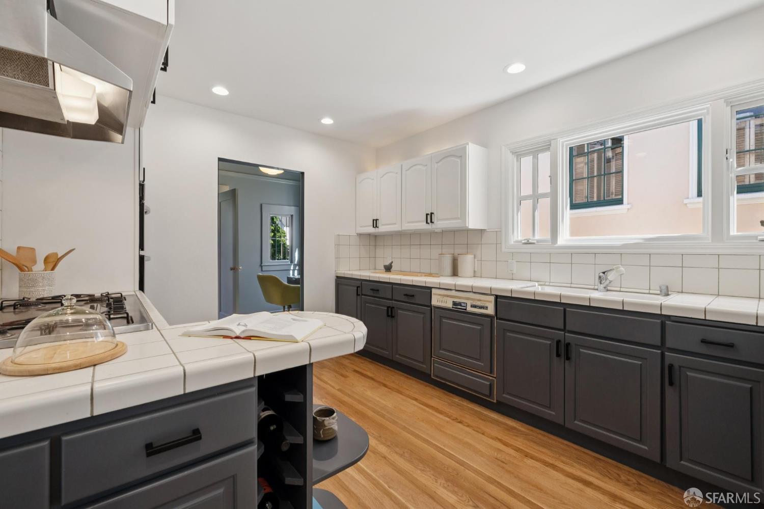 Detail Gallery Image 22 of 54 For 2 Marne Ave, San Francisco,  CA 94127 - 3 Beds | 1 Baths