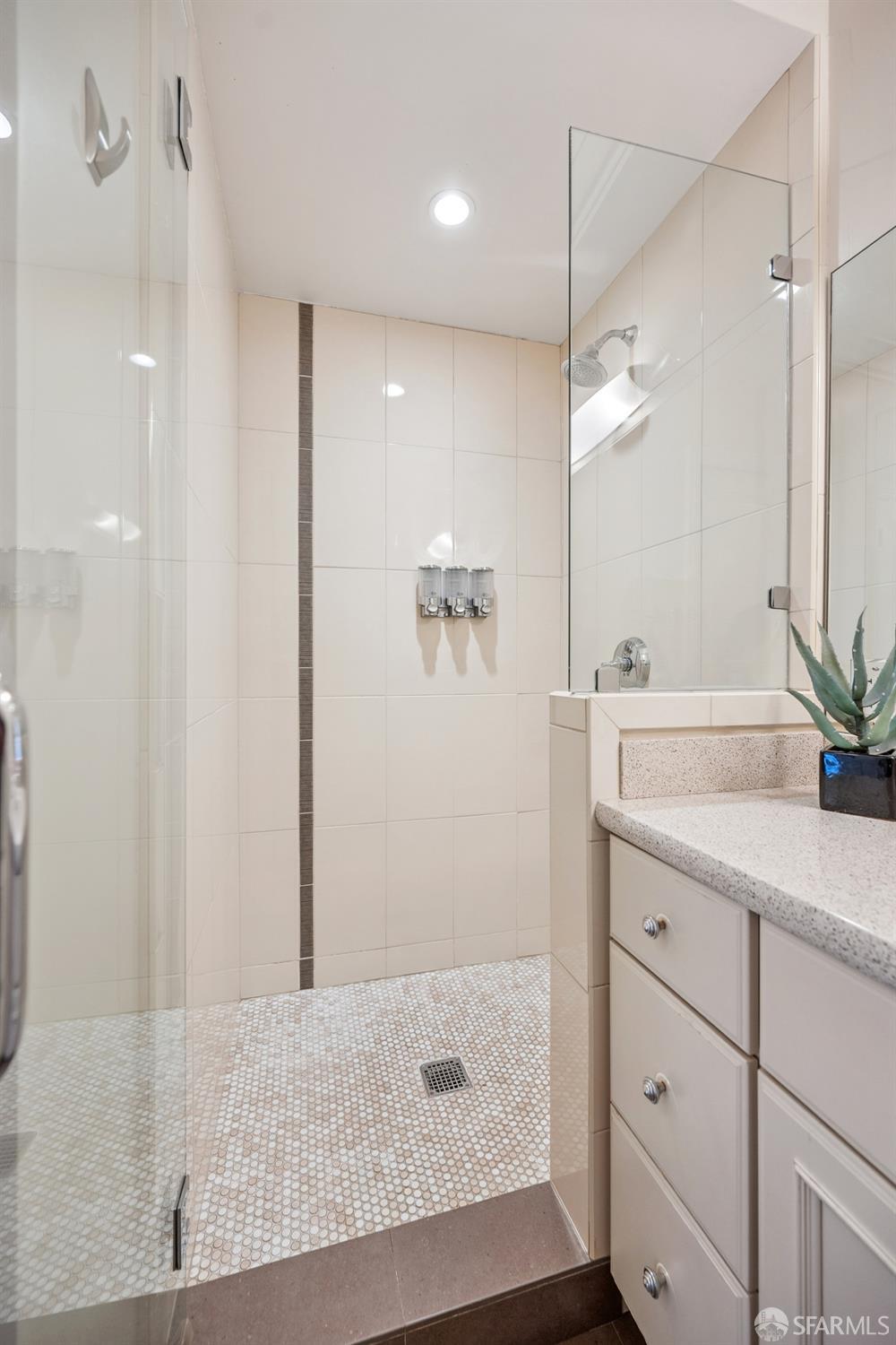 Detail Gallery Image 36 of 51 For 2145 Powell St, San Francisco,  CA 94133 - 2 Beds | 2 Baths