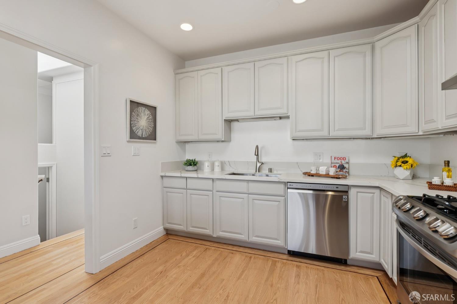 Detail Gallery Image 15 of 58 For 70 Miriam St, Daly City,  CA 94014 - 5 Beds | 3 Baths