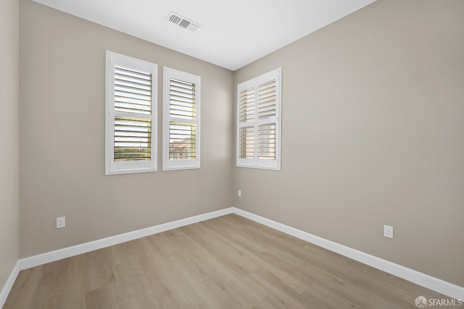 Detail Gallery Image 10 of 33 For 2908 Worthing Common Cir, Livermore,  CA 94550 - 4 Beds | 3/1 Baths