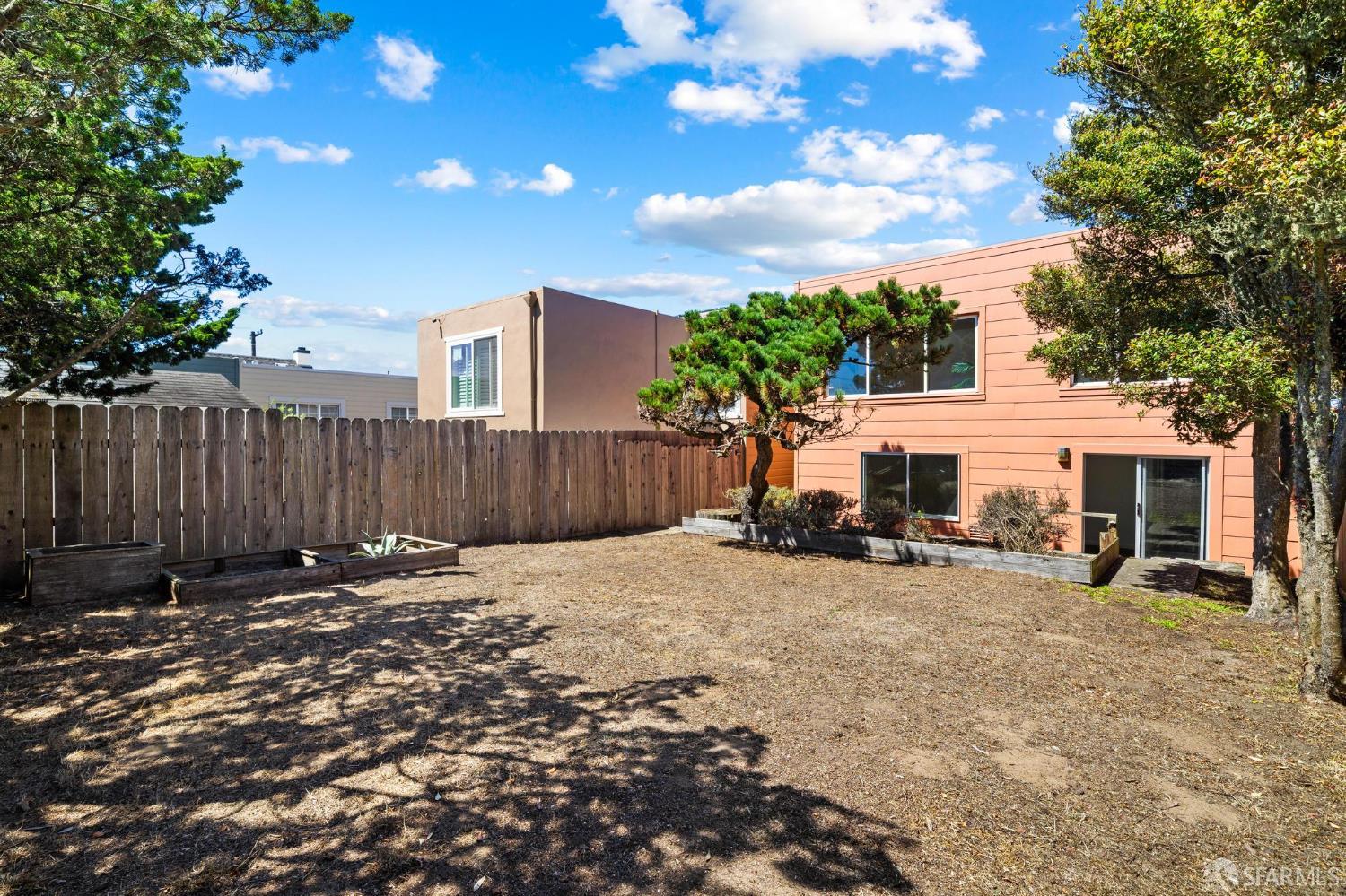 Detail Gallery Image 30 of 61 For 2925 Kirkham St, San Francisco,  CA 94122 - 2 Beds | 1 Baths