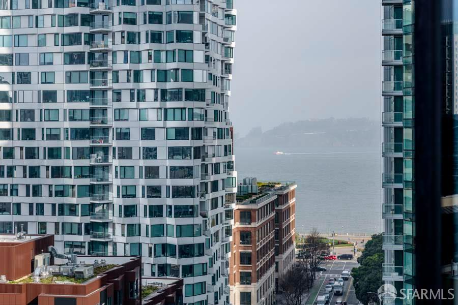 Detail Gallery Image 22 of 33 For 201 Folsom St 15c,  San Francisco,  CA 94105 - 2 Beds | 2 Baths