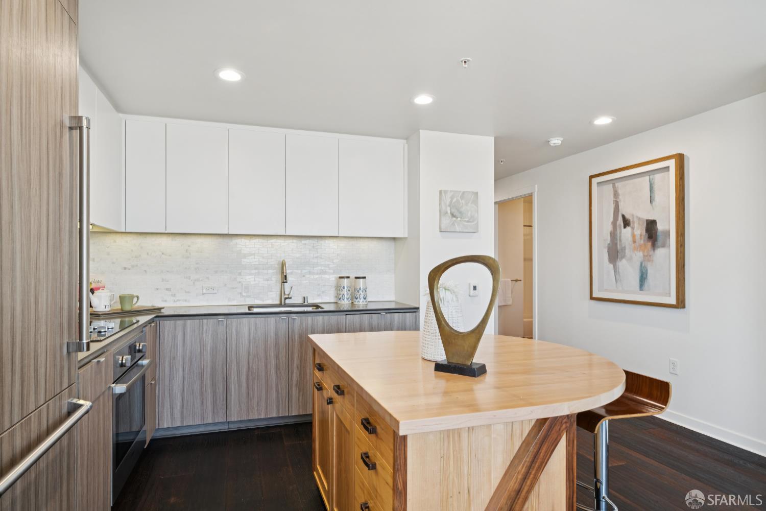 Photo #12: 425067619 Listing: Photo #12