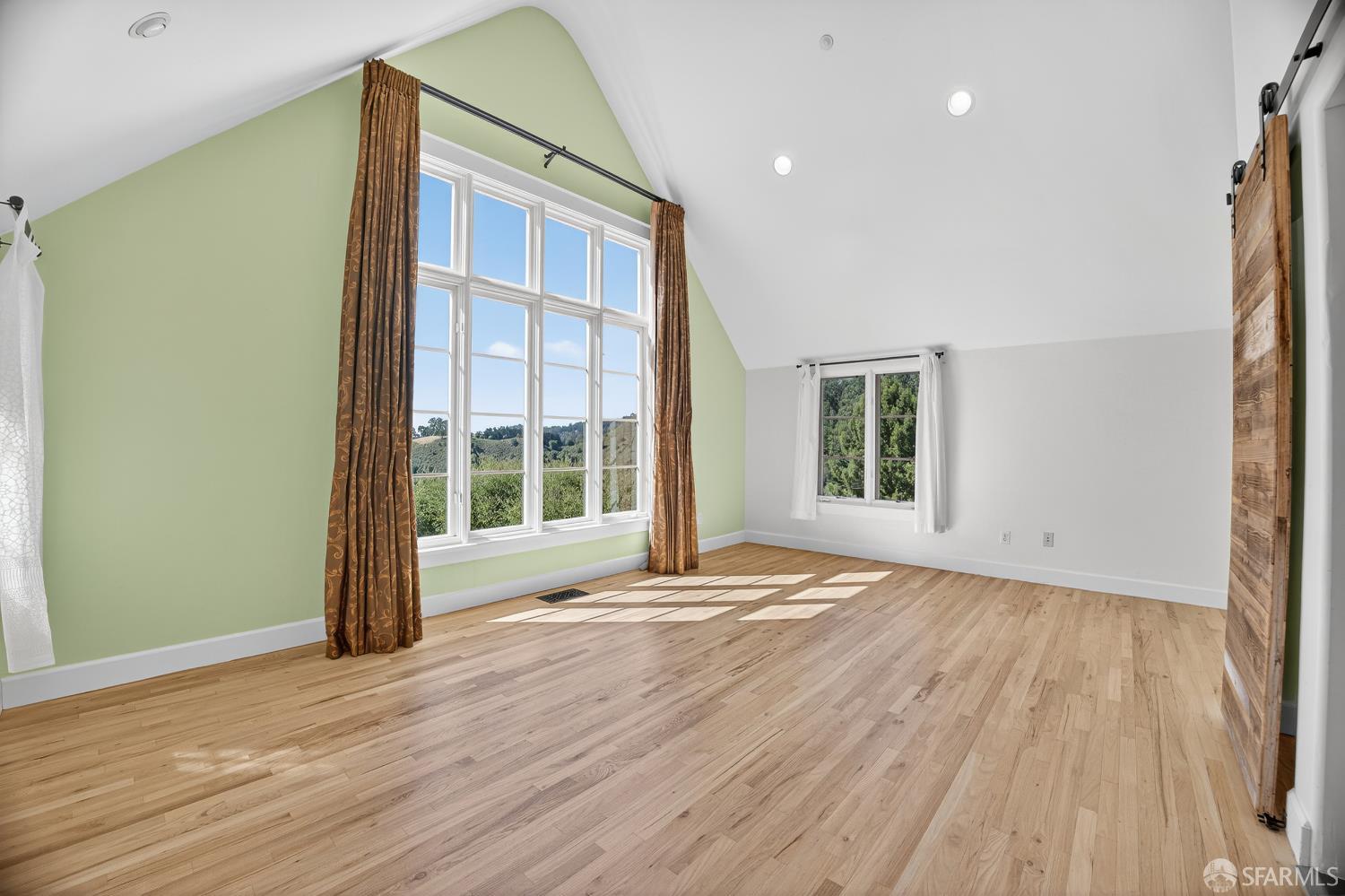 Detail Gallery Image 36 of 59 For 7172 Norfolk Rd, Berkeley,  CA 94705 - 4 Beds | 2/1 Baths