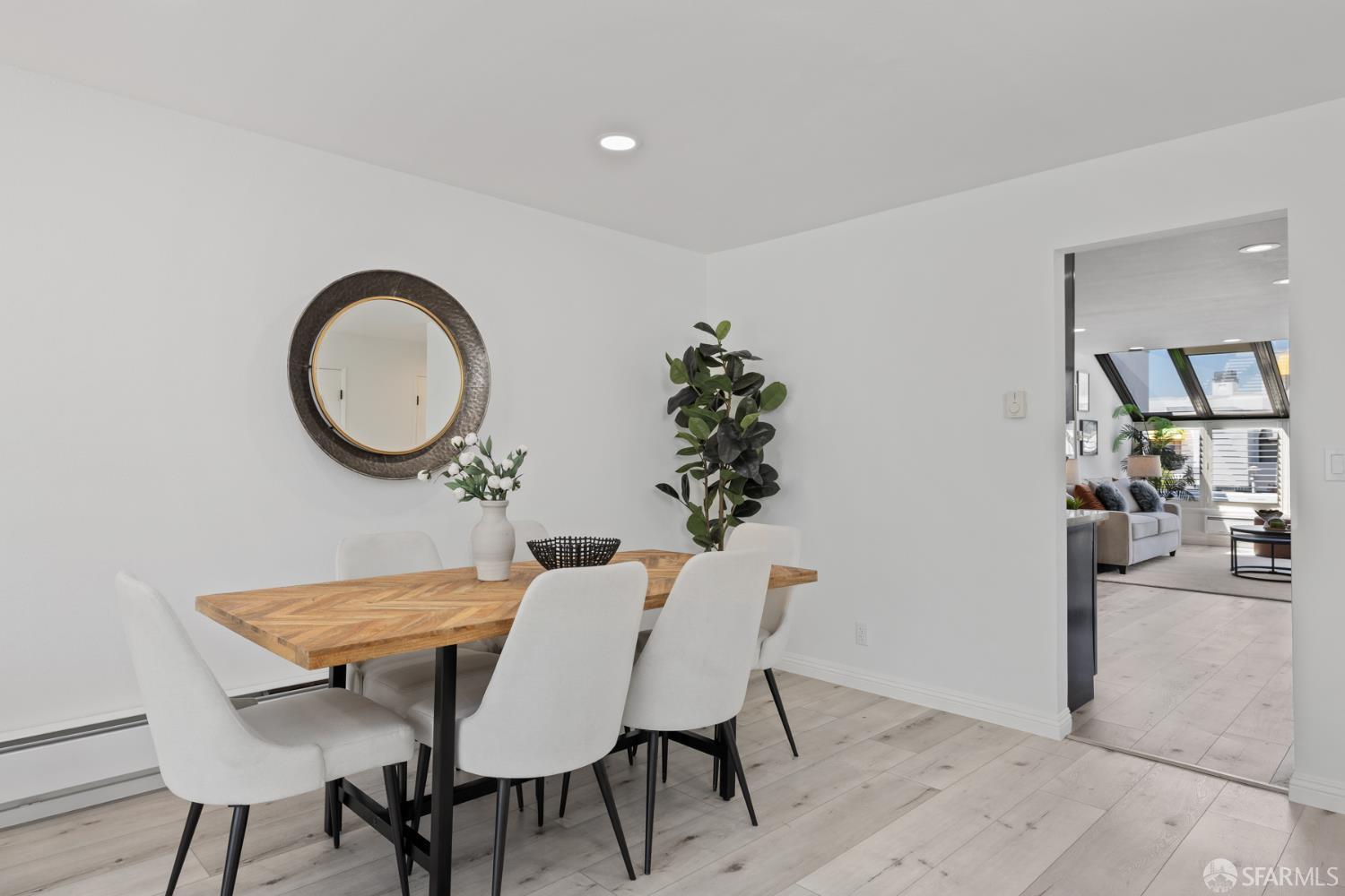 Detail Gallery Image 10 of 44 For 619 Portofino Ln, Foster City,  CA 94404 - 2 Beds | 2/1 Baths