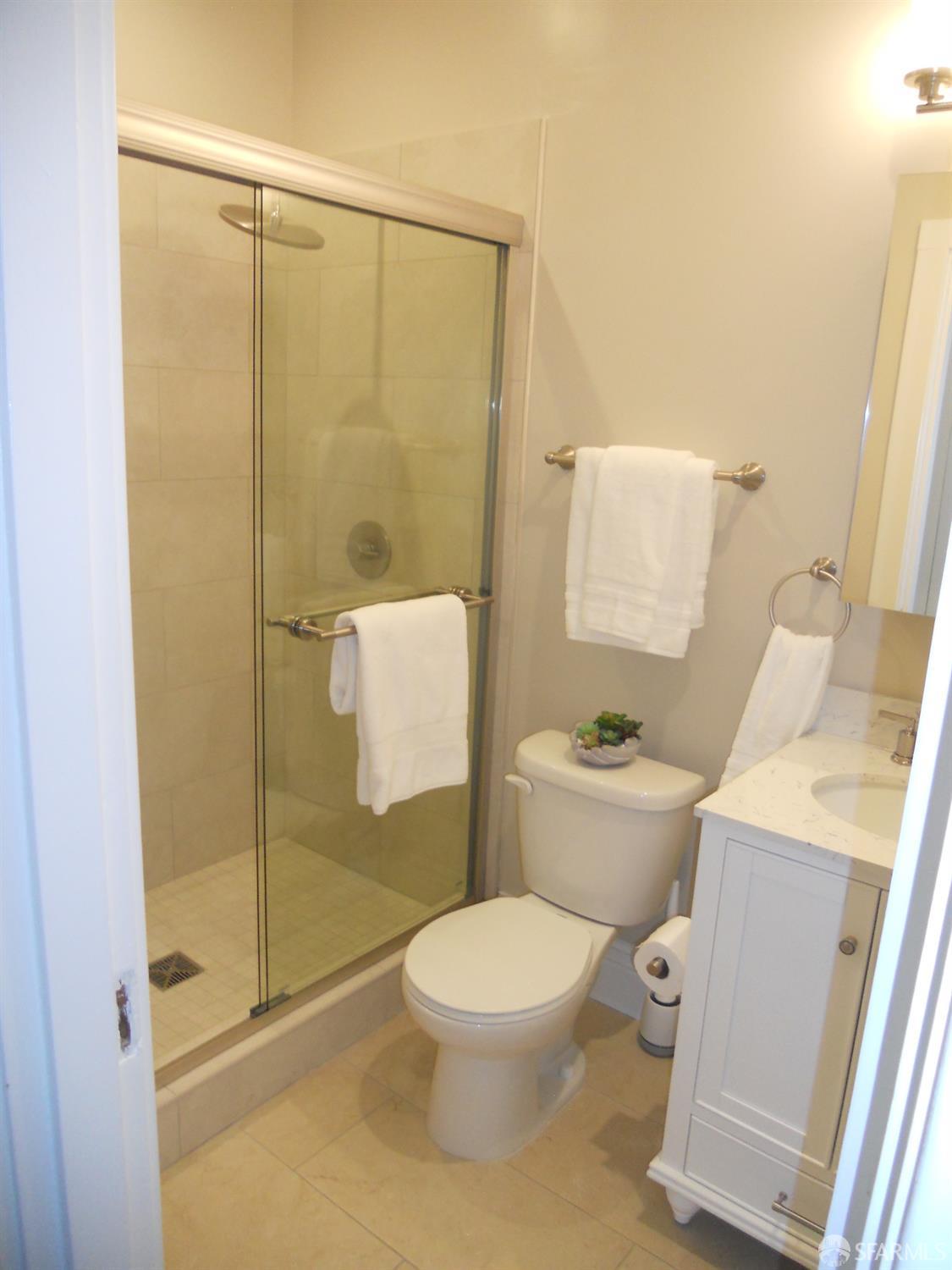 Detail Gallery Image 21 of 26 For 700 12th Ave #6,  San Francisco,  CA 94118 - 3 Beds | 2 Baths