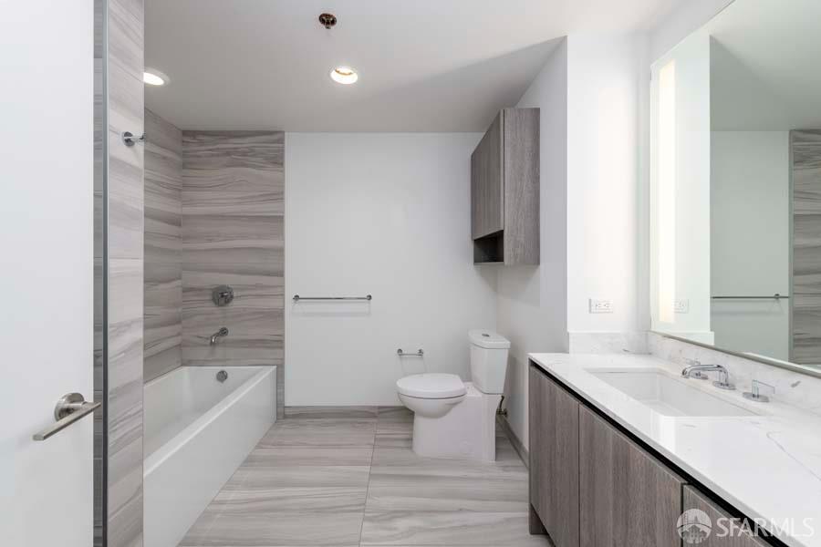 Detail Gallery Image 28 of 33 For 201 Folsom St 15c,  San Francisco,  CA 94105 - 2 Beds | 2 Baths