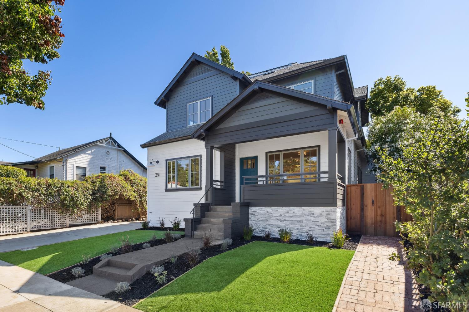 Detail Gallery Image 5 of 28 For 29 Humboldt Rd, Burlingame,  CA 94010 - 4 Beds | 3/1 Baths