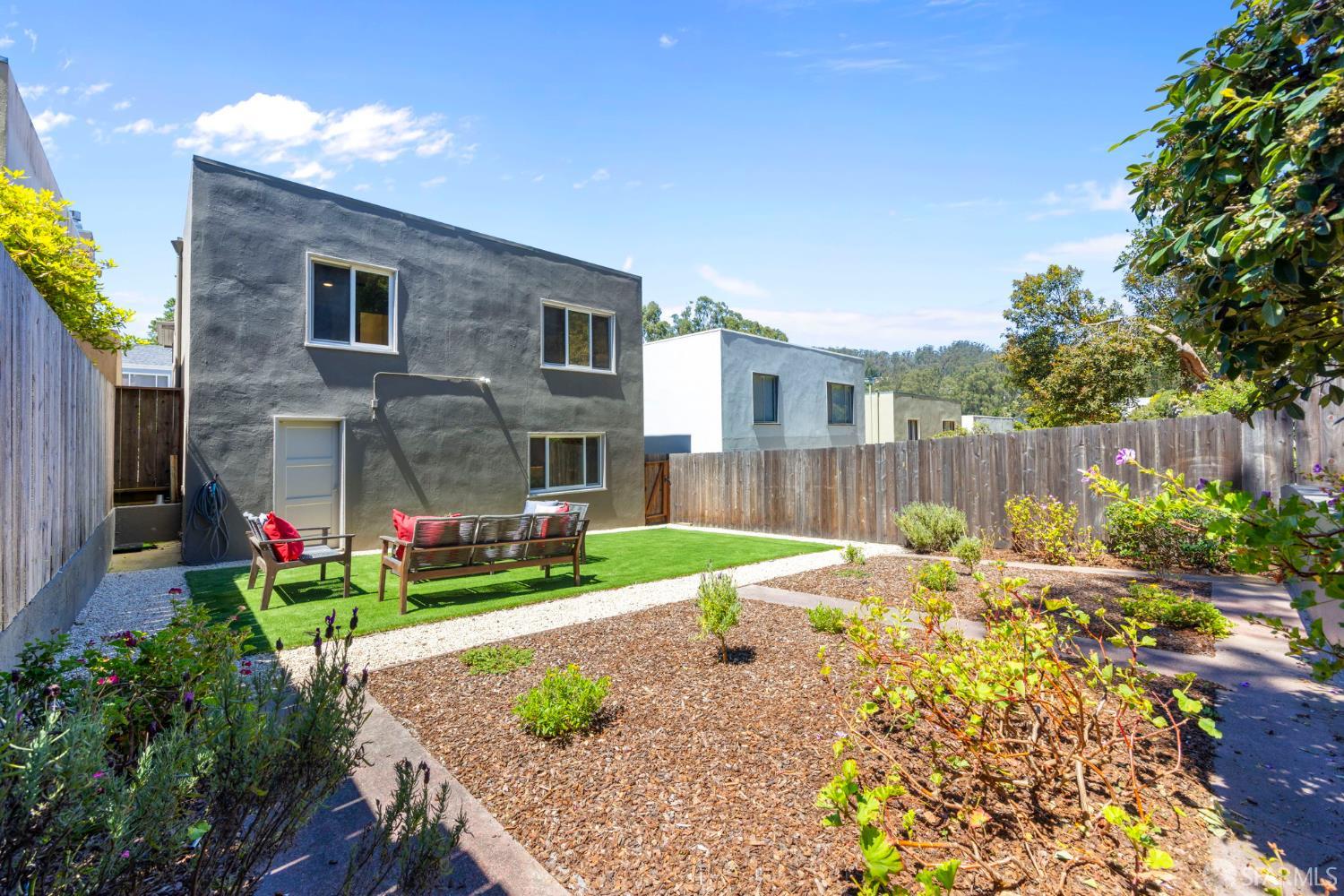 Detail Gallery Image 30 of 51 For 57 Dellbrook Ave, San Francisco,  CA 94131 - 3 Beds | 3 Baths