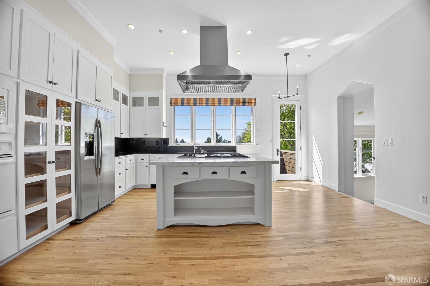 Detail Gallery Image 10 of 59 For 7172 Norfolk Rd, Berkeley,  CA 94705 - 4 Beds | 2/1 Baths