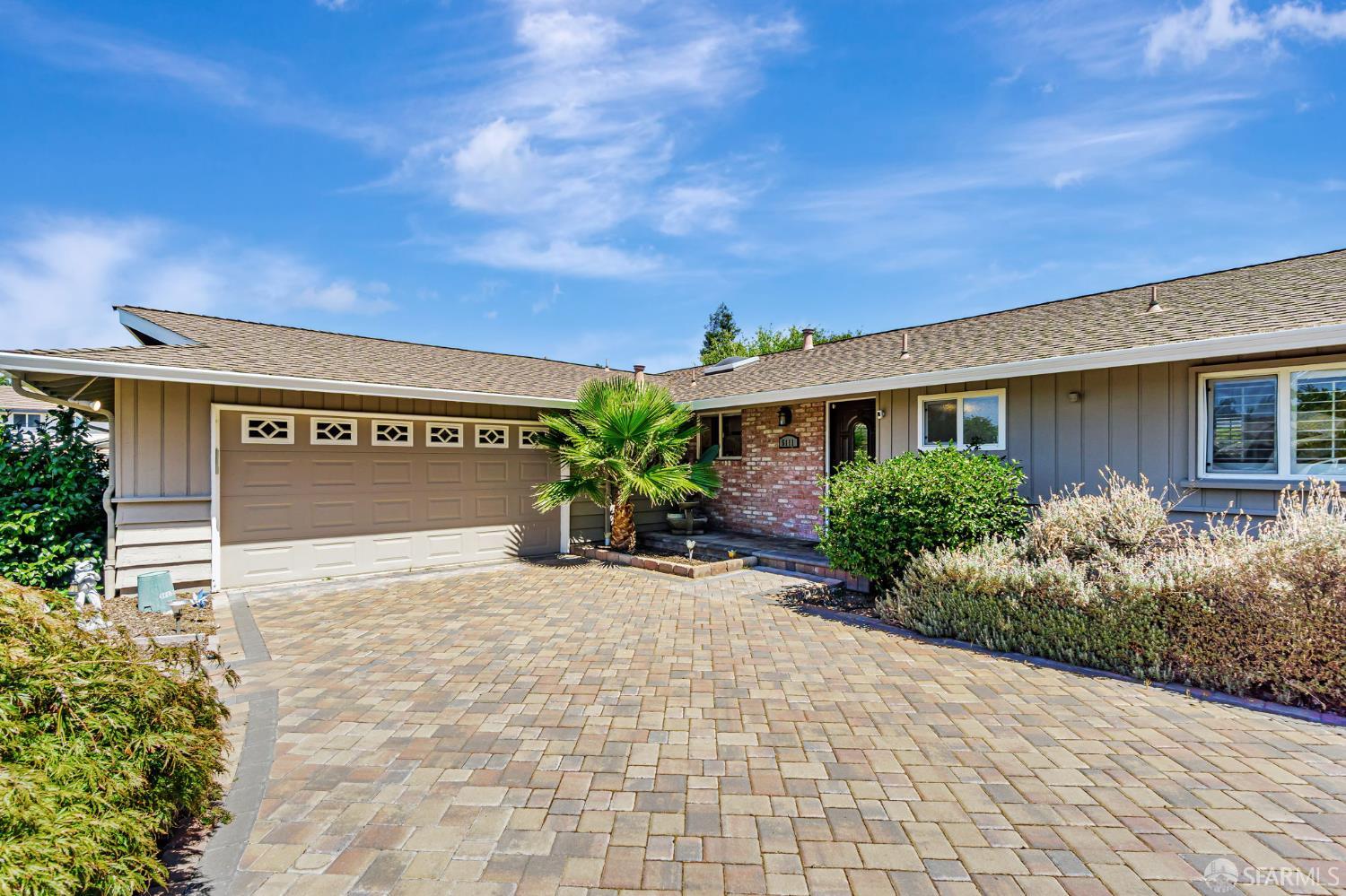 Detail Gallery Image 7 of 63 For 5111 Paul Scarlet Dr, Concord,  CA 94521 - 6 Beds | 3 Baths