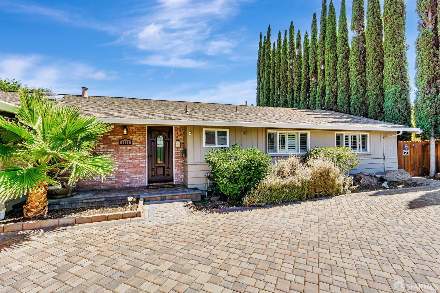 Detail Gallery Image 3 of 63 For 5111 Paul Scarlet Dr, Concord,  CA 94521 - 6 Beds | 3 Baths