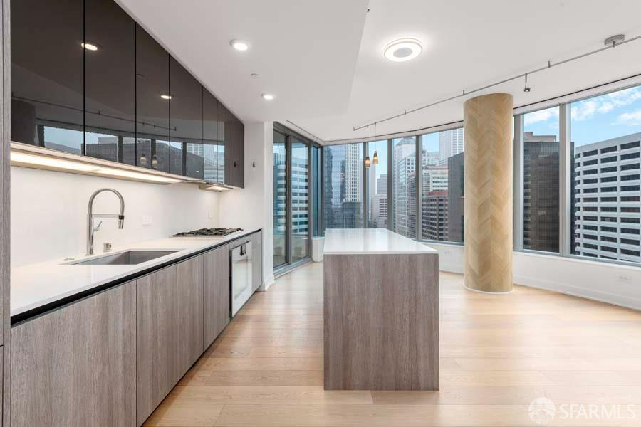 Detail Gallery Image 10 of 33 For 201 Folsom St 15c,  San Francisco,  CA 94105 - 2 Beds | 2 Baths