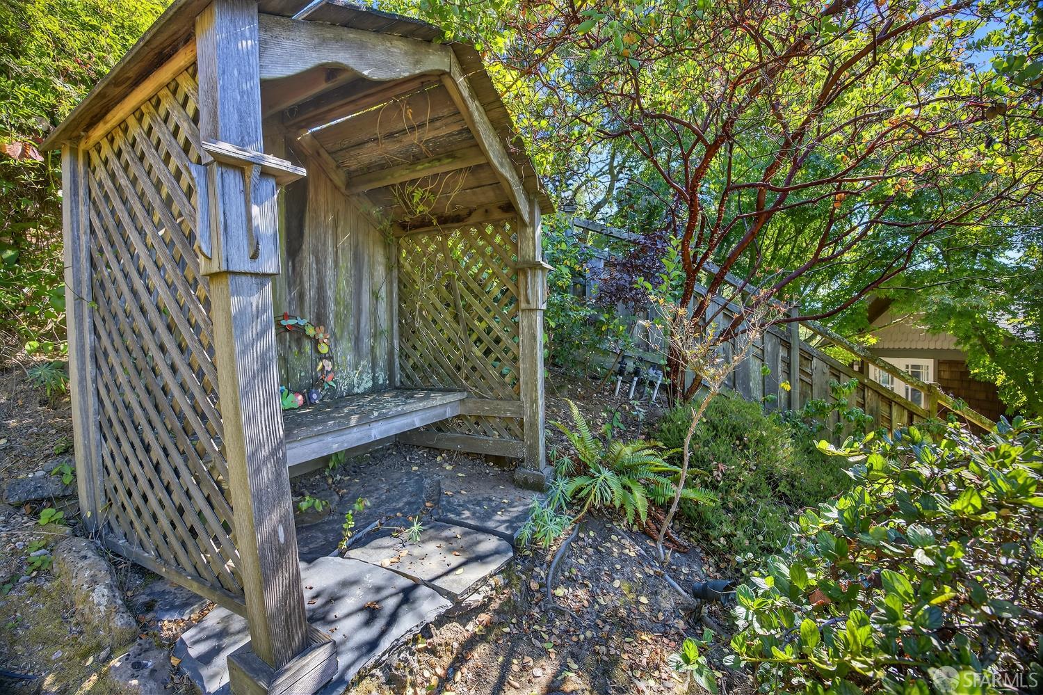 Detail Gallery Image 55 of 59 For 7172 Norfolk Rd, Berkeley,  CA 94705 - 4 Beds | 2/1 Baths