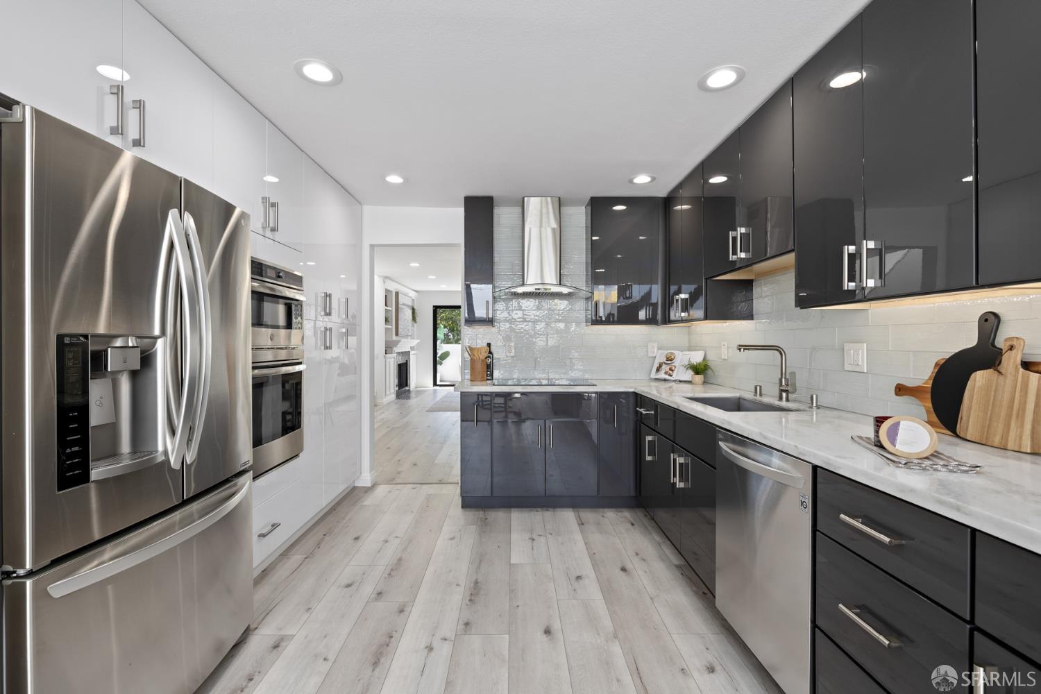 Detail Gallery Image 12 of 44 For 619 Portofino Ln, Foster City,  CA 94404 - 2 Beds | 2/1 Baths