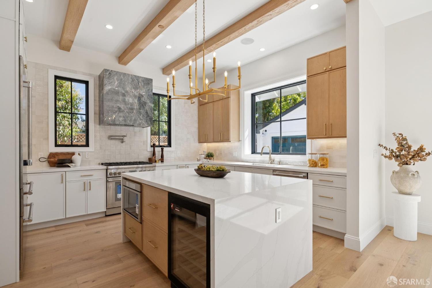 Detail Gallery Image 9 of 28 For 29 Humboldt Rd, Burlingame,  CA 94010 - 4 Beds | 3/1 Baths