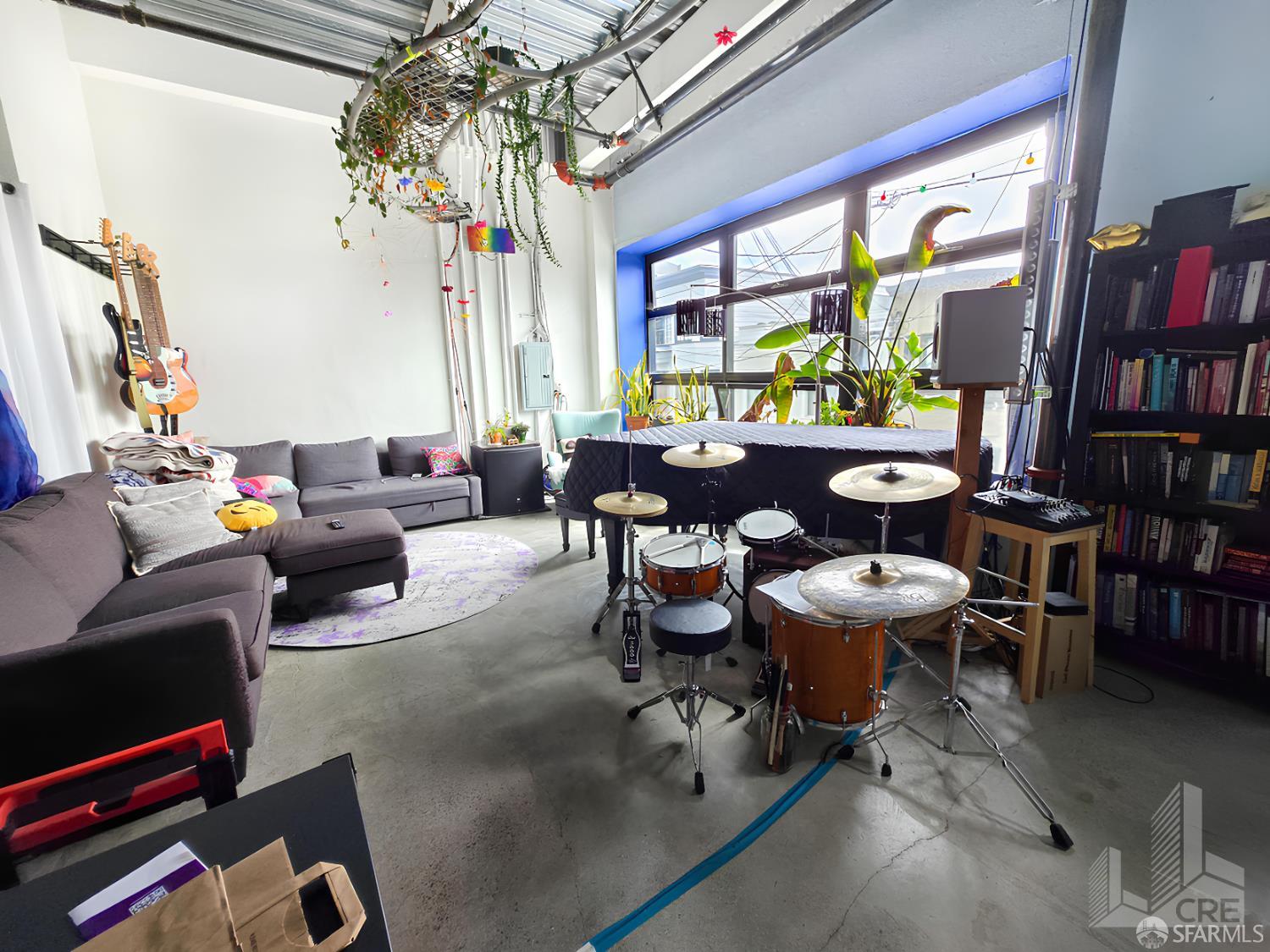 Detail Gallery Image 2 of 6 For 135 Dore St, San Francisco,  CA 94103 - – Beds | – Baths