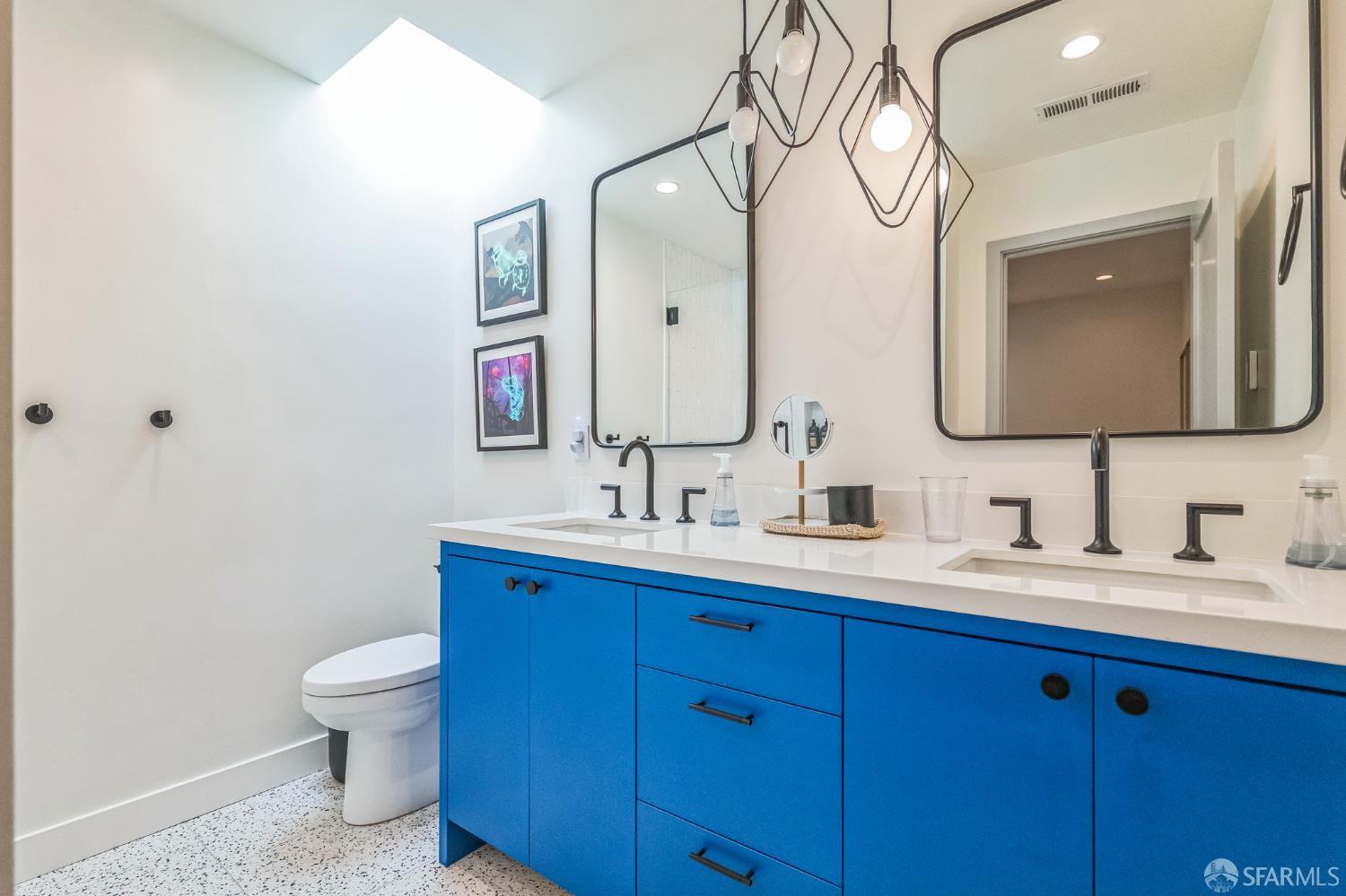 Detail Gallery Image 24 of 34 For 1130 Continentals Way, Belmont,  CA 94002 - 3 Beds | 2/1 Baths