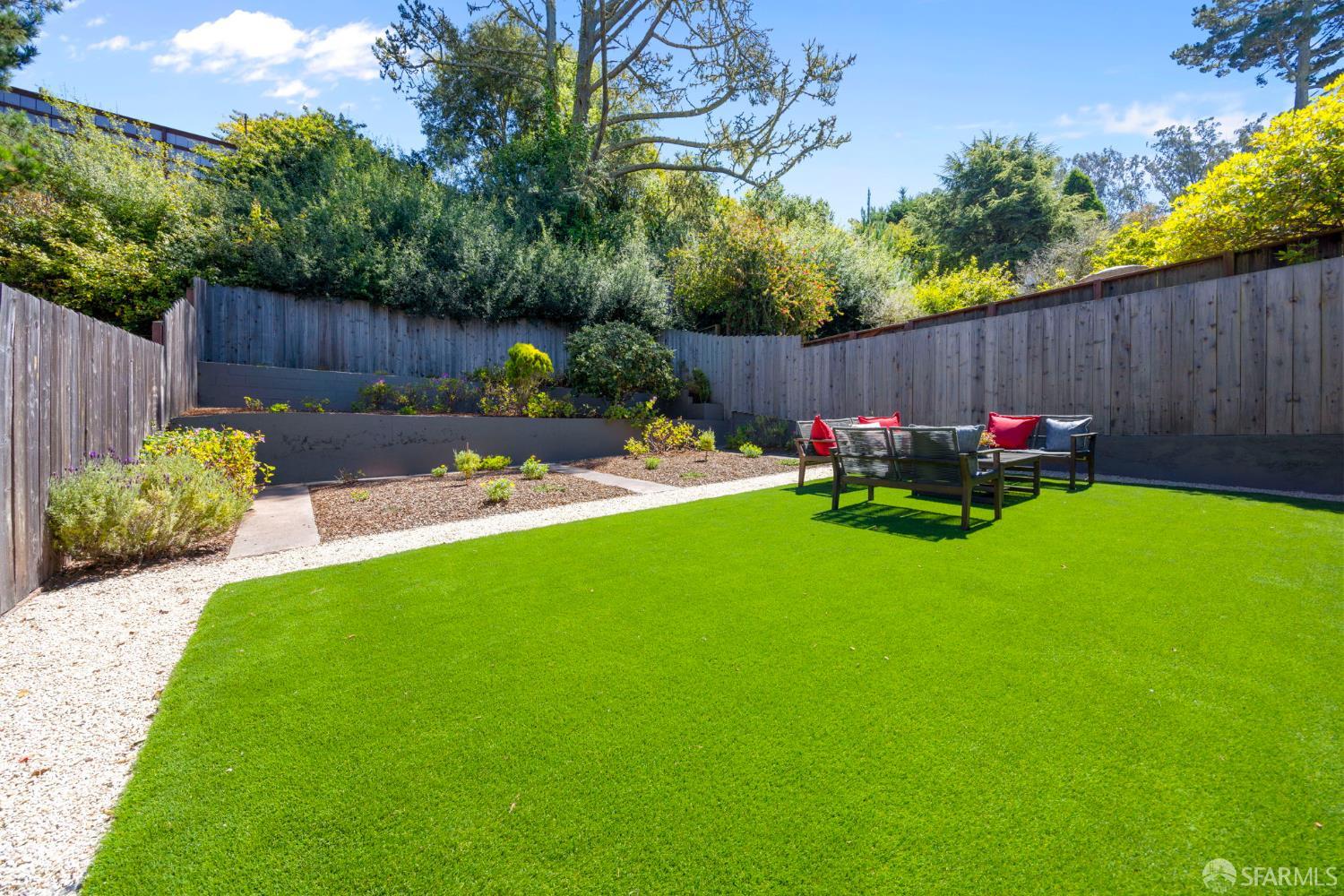 Detail Gallery Image 27 of 51 For 57 Dellbrook Ave, San Francisco,  CA 94131 - 3 Beds | 3 Baths