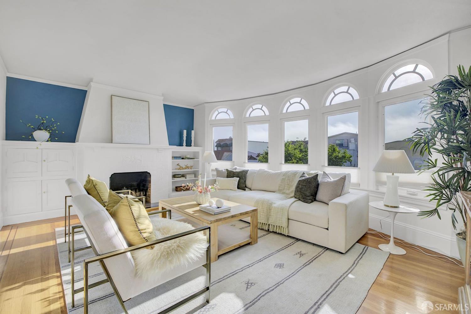 Detail Gallery Image 4 of 24 For 2316 Cecilia Ave, San Francisco,  CA 94116 - 2 Beds | 1 Baths