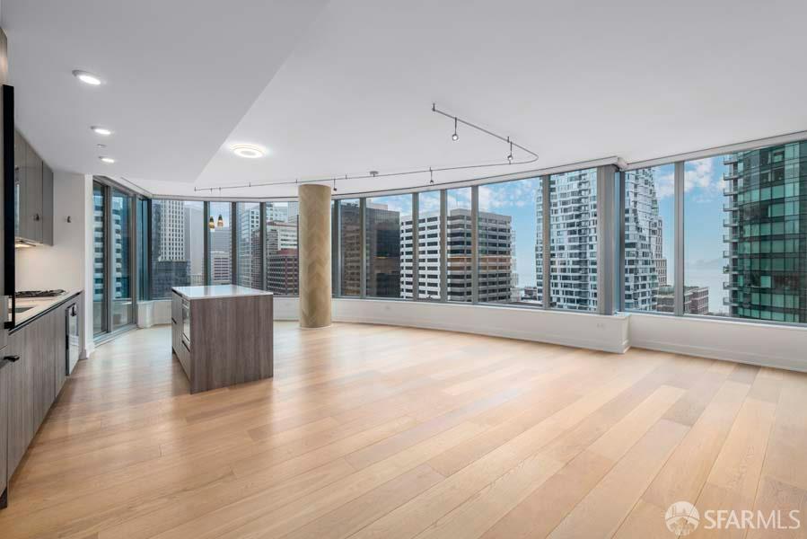 Detail Gallery Image 5 of 33 For 201 Folsom St 15c,  San Francisco,  CA 94105 - 2 Beds | 2 Baths
