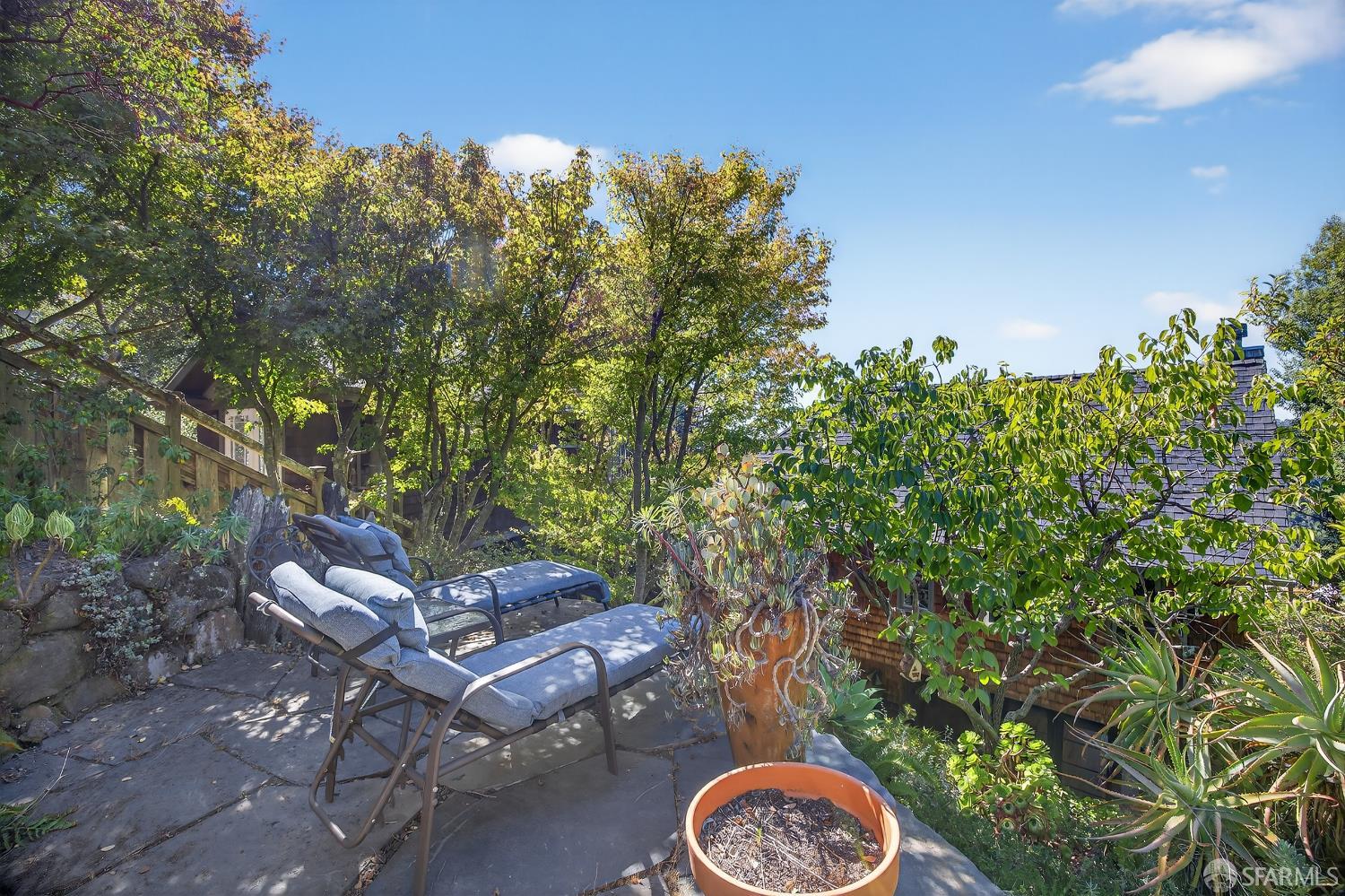 Detail Gallery Image 54 of 59 For 7172 Norfolk Rd, Berkeley,  CA 94705 - 4 Beds | 2/1 Baths