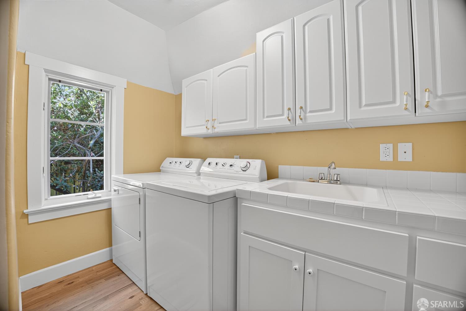 Detail Gallery Image 46 of 59 For 7172 Norfolk Rd, Berkeley,  CA 94705 - 4 Beds | 2/1 Baths