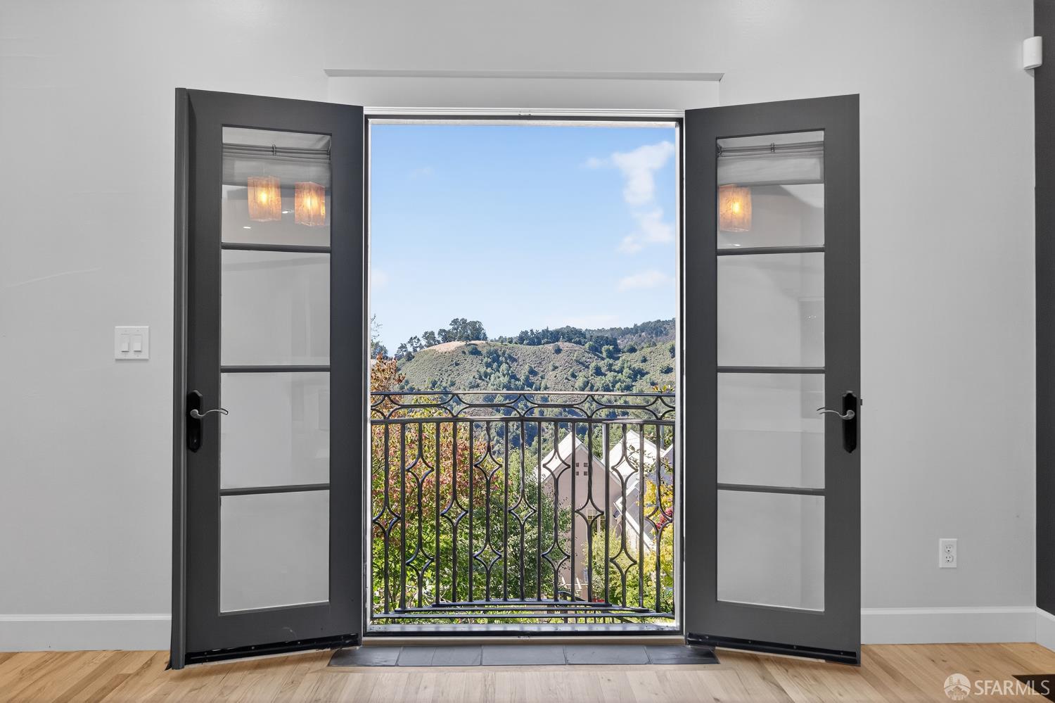 Detail Gallery Image 23 of 59 For 7172 Norfolk Rd, Berkeley,  CA 94705 - 4 Beds | 2/1 Baths