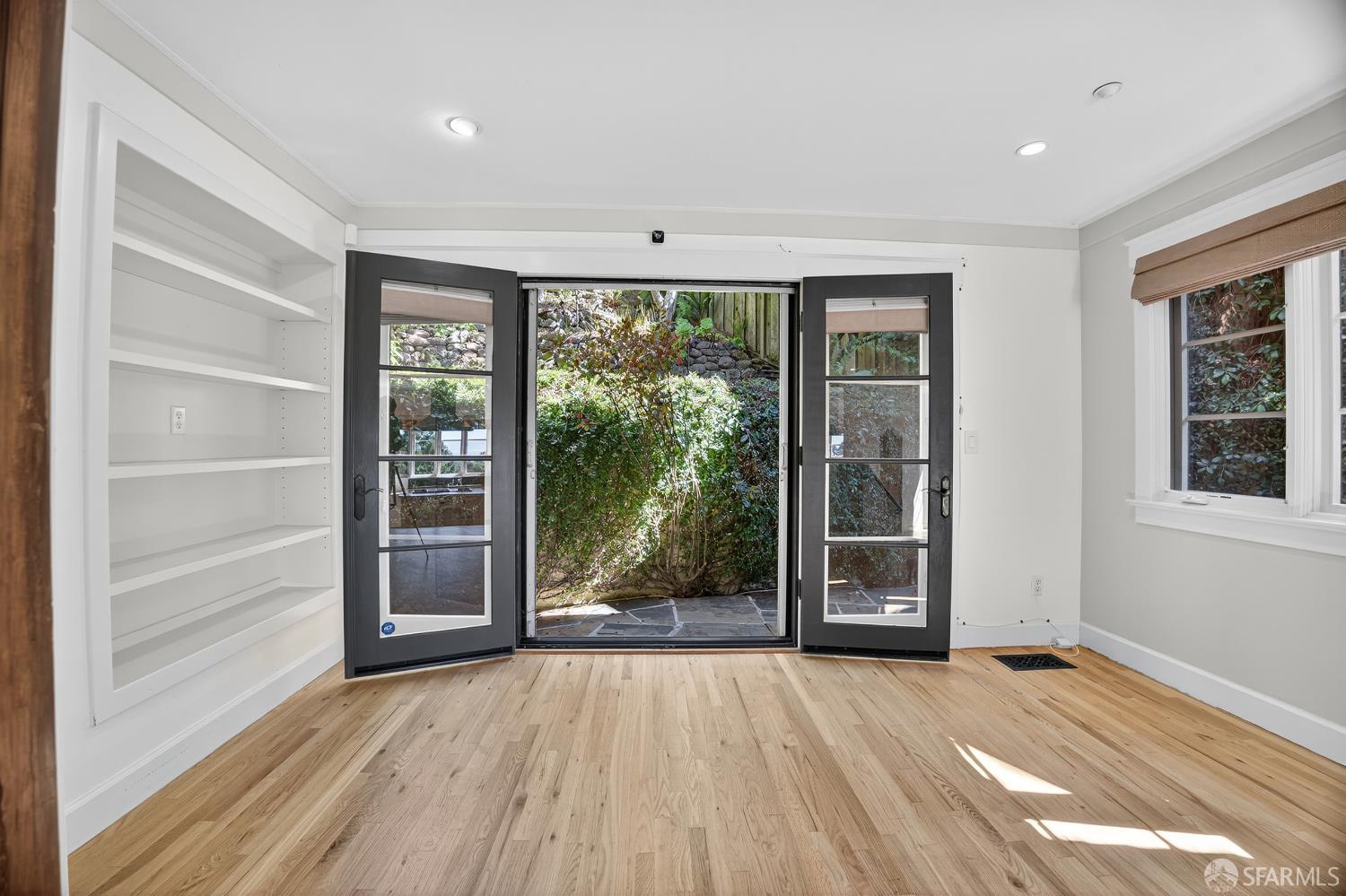 Detail Gallery Image 19 of 59 For 7172 Norfolk Rd, Berkeley,  CA 94705 - 4 Beds | 2/1 Baths