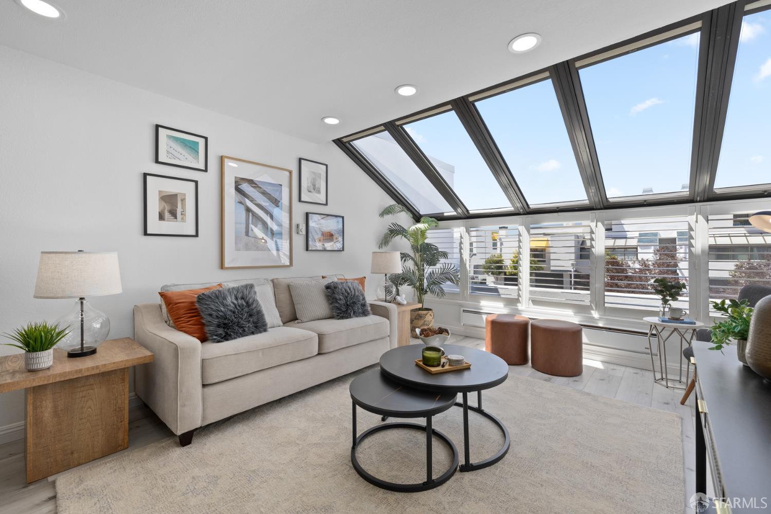 Detail Gallery Image 15 of 44 For 619 Portofino Ln, Foster City,  CA 94404 - 2 Beds | 2/1 Baths