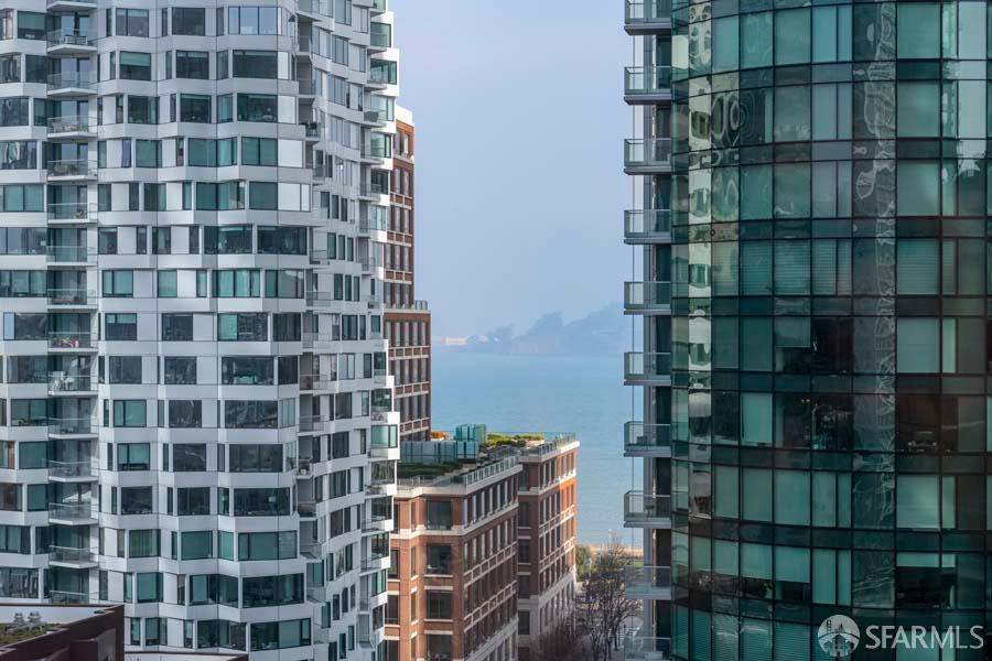 Detail Gallery Image 20 of 33 For 201 Folsom St 15c,  San Francisco,  CA 94105 - 2 Beds | 2 Baths