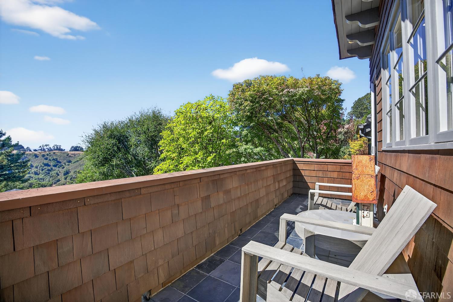 Detail Gallery Image 14 of 59 For 7172 Norfolk Rd, Berkeley,  CA 94705 - 4 Beds | 2/1 Baths