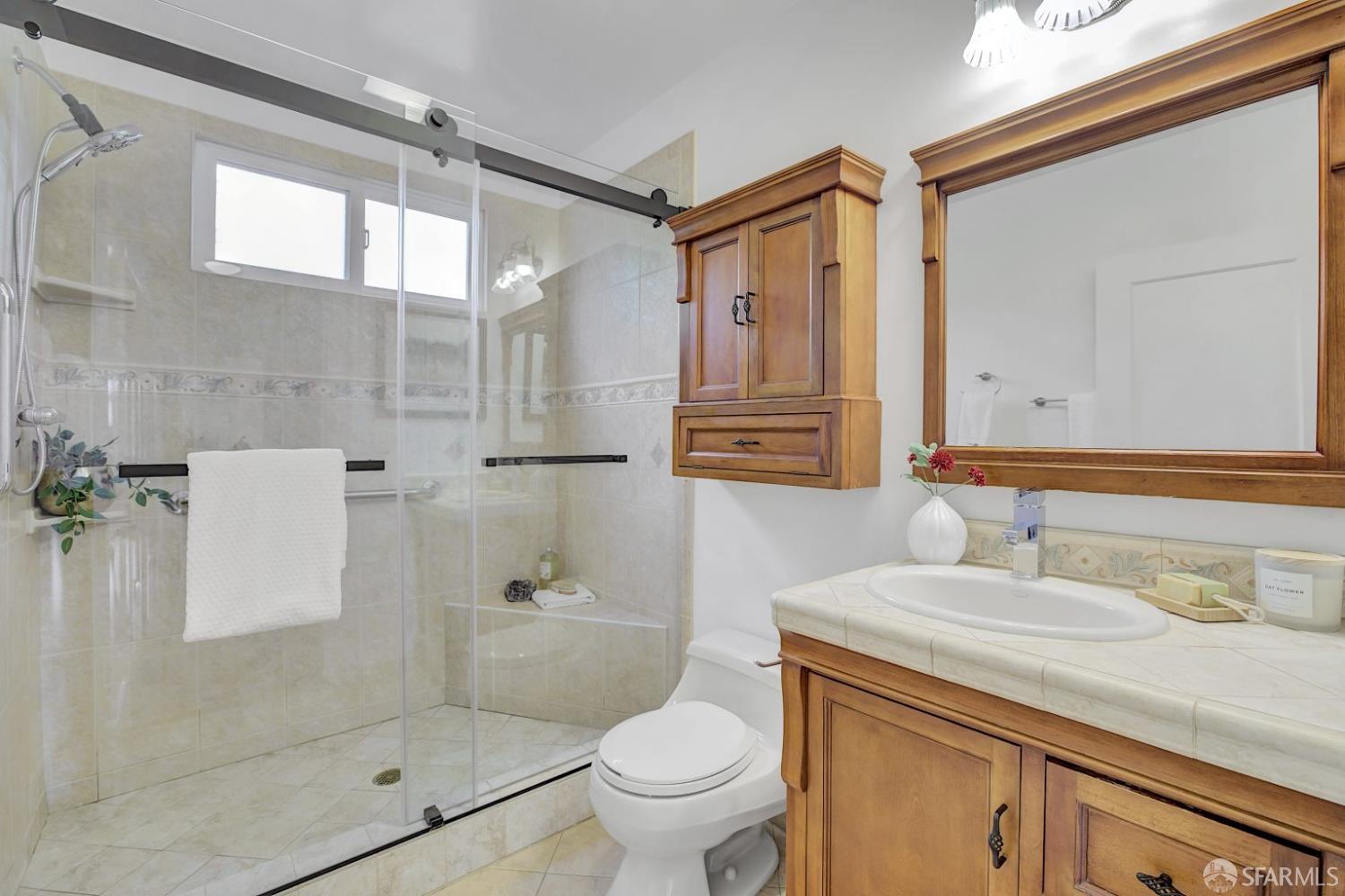 Detail Gallery Image 12 of 24 For 2316 Cecilia Ave, San Francisco,  CA 94116 - 2 Beds | 1 Baths