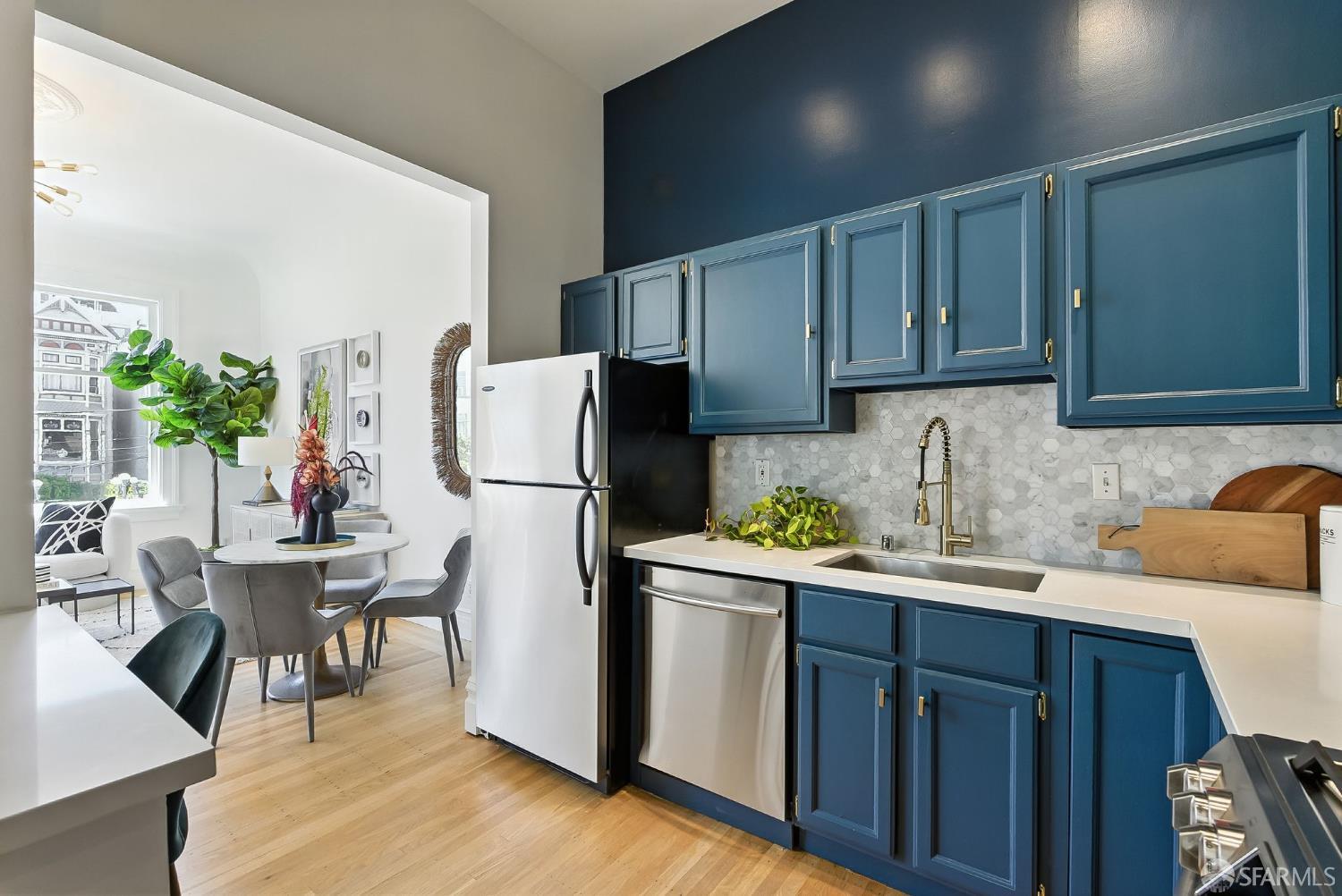 Photo #11: 425065587 Listing: Photo #11