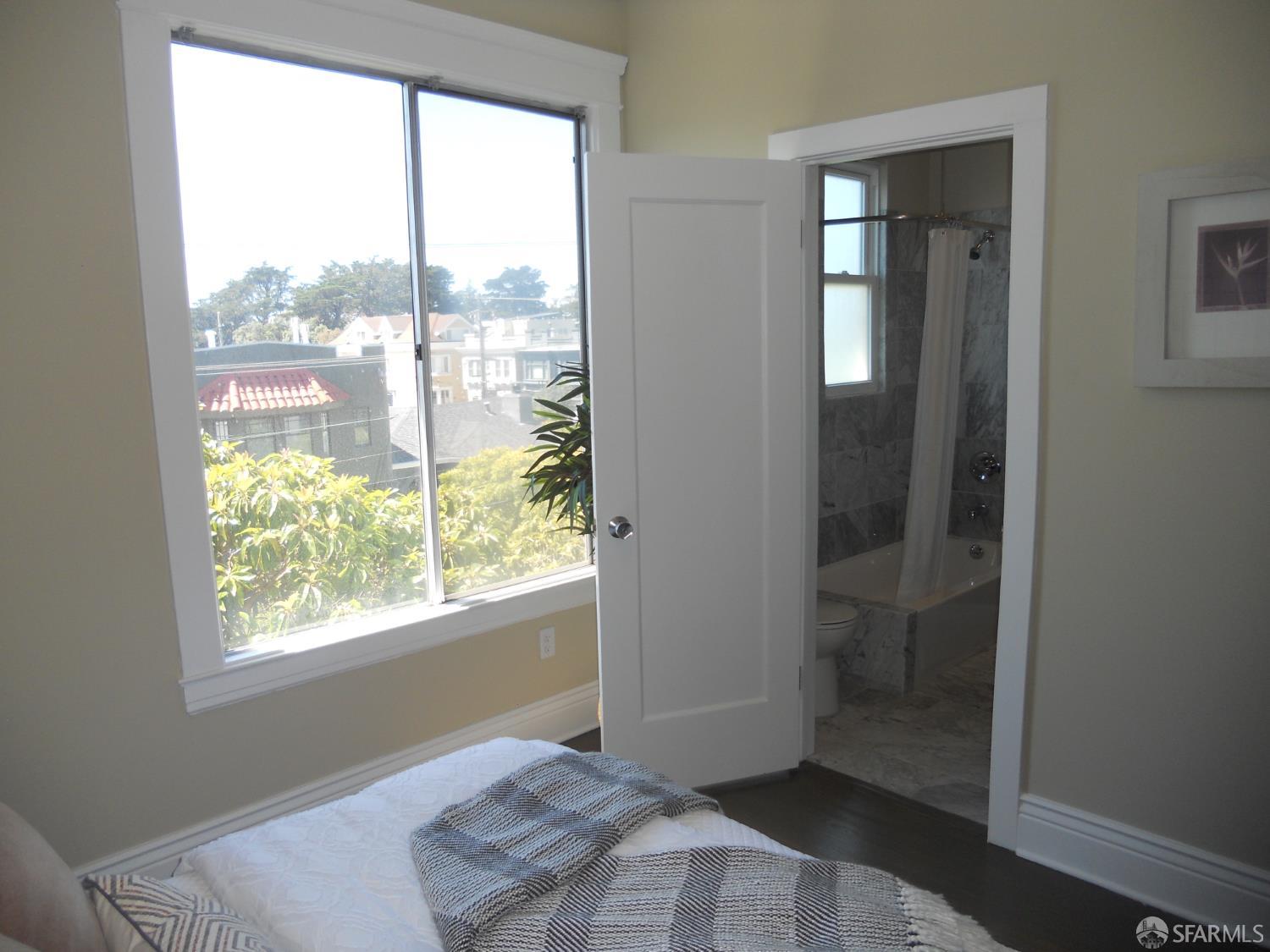 Detail Gallery Image 16 of 26 For 700 12th Ave #6,  San Francisco,  CA 94118 - 3 Beds | 2 Baths