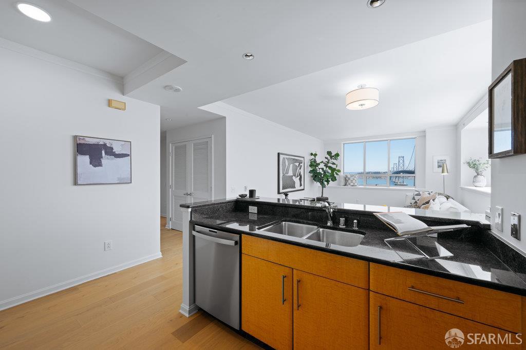 Photo #17: 425050343 Listing: Photo #17