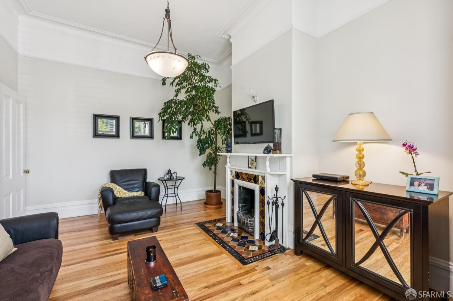 Photo #6: 425067329 Listing 