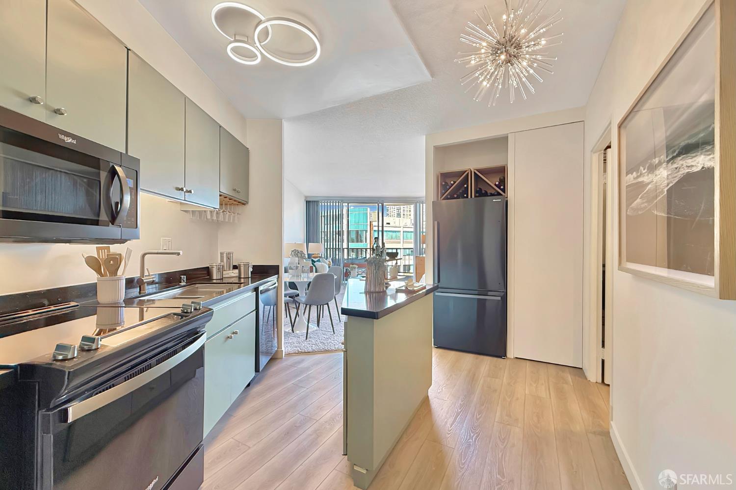 Photo #4: 425067184 Listing 
