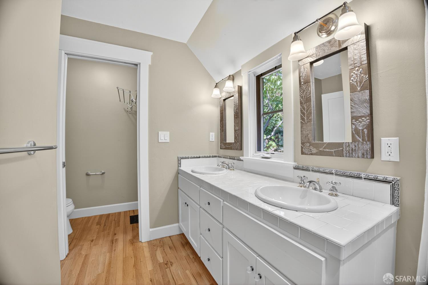 Detail Gallery Image 45 of 59 For 7172 Norfolk Rd, Berkeley,  CA 94705 - 4 Beds | 2/1 Baths