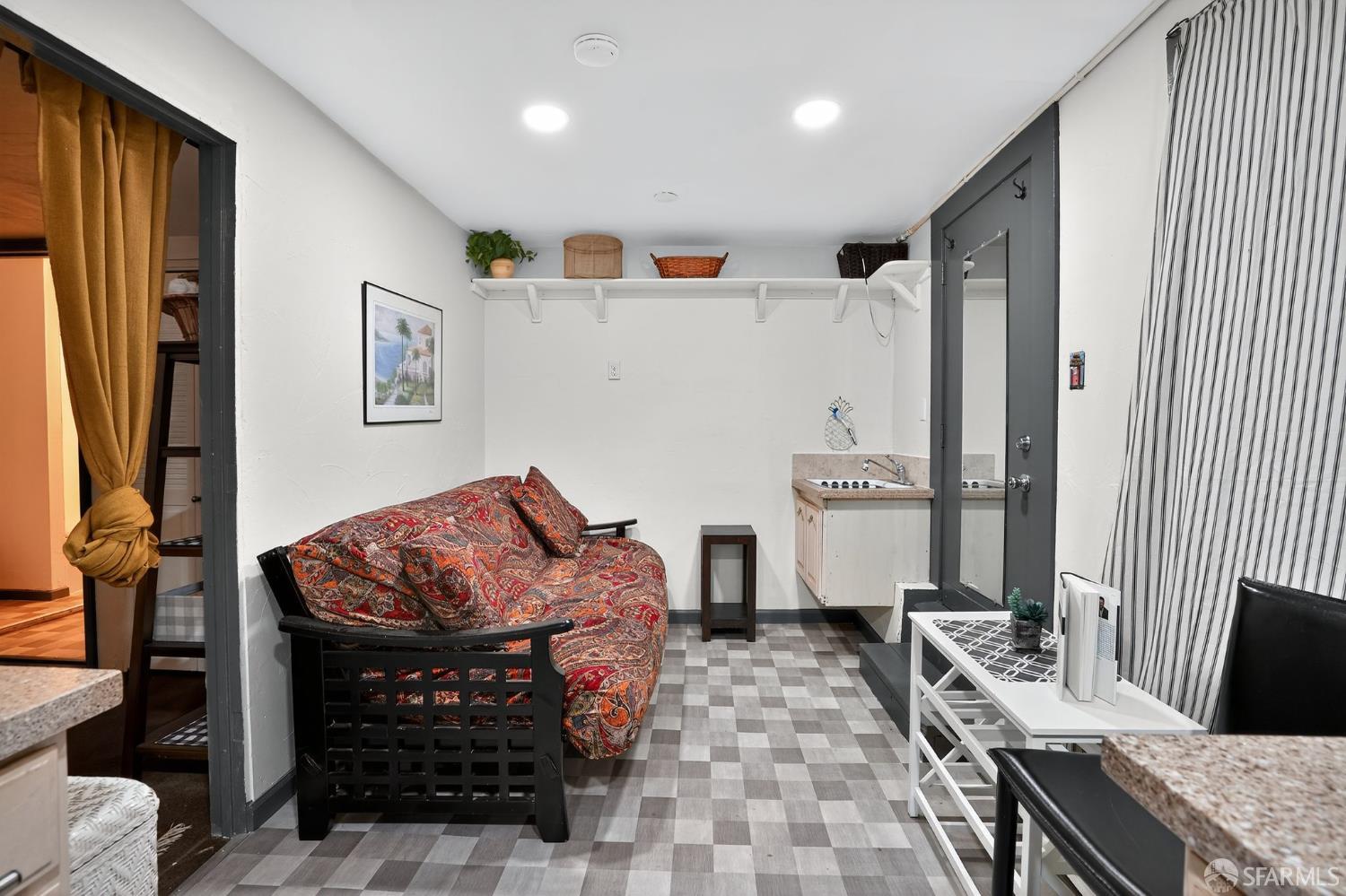 Detail Gallery Image 28 of 32 For 2027 Quesada Ave, San Francisco,  CA 94124 - 3 Beds | 2 Baths
