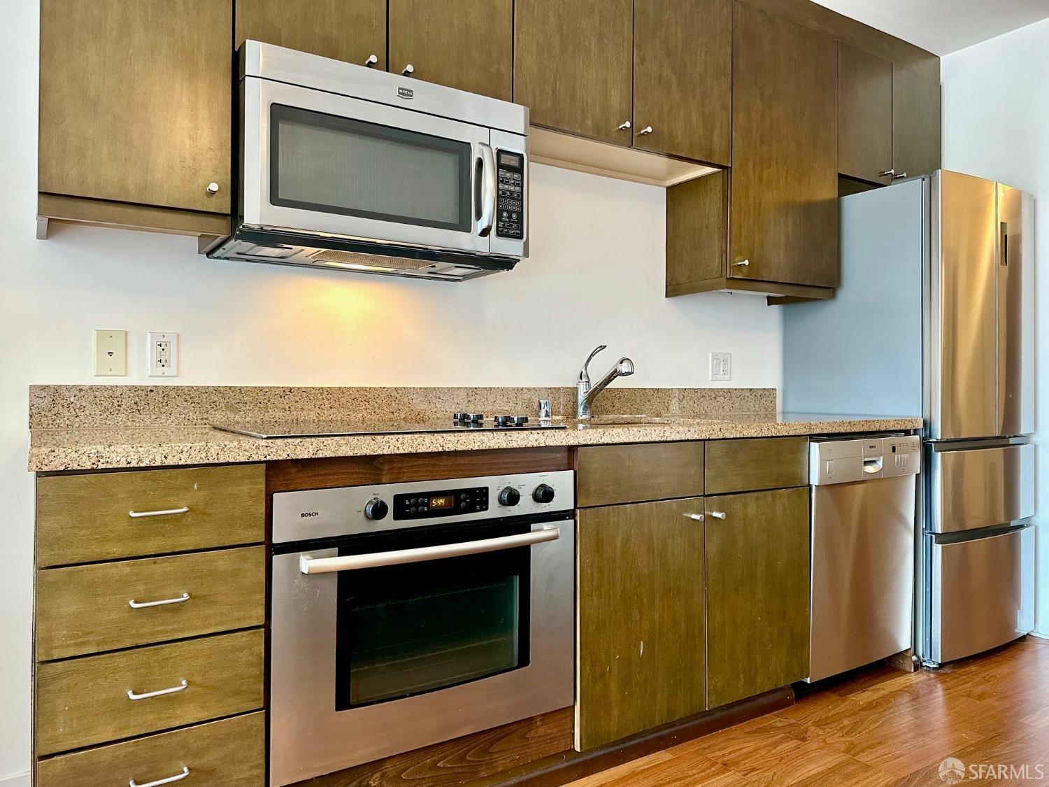 Photo #9: 425067528 Listing: Photo #9