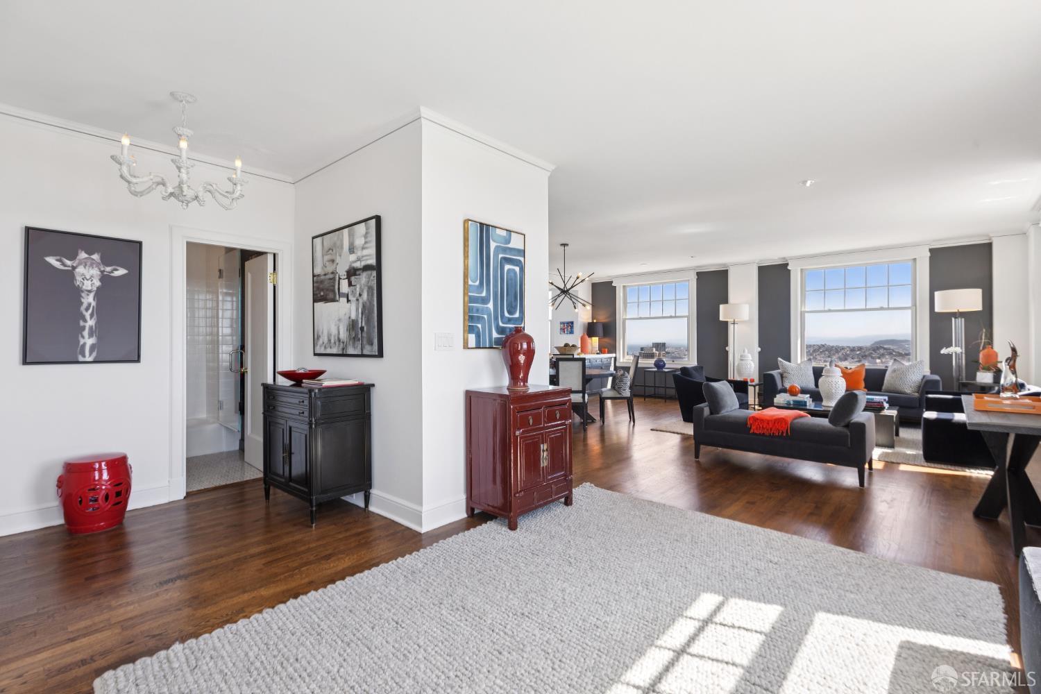 Photo #3: 425067340 Listing 