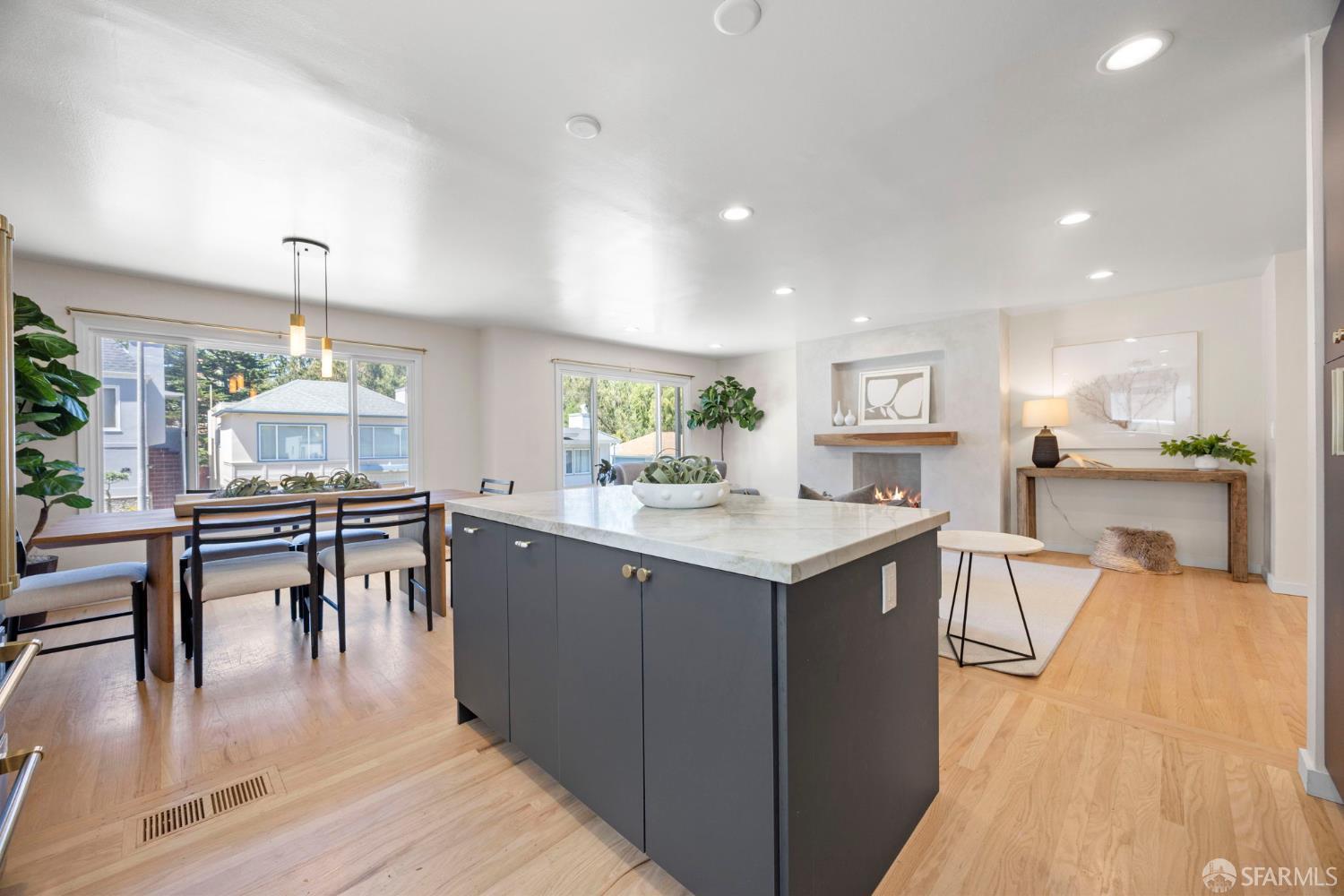 Detail Gallery Image 9 of 51 For 57 Dellbrook Ave, San Francisco,  CA 94131 - 3 Beds | 3 Baths