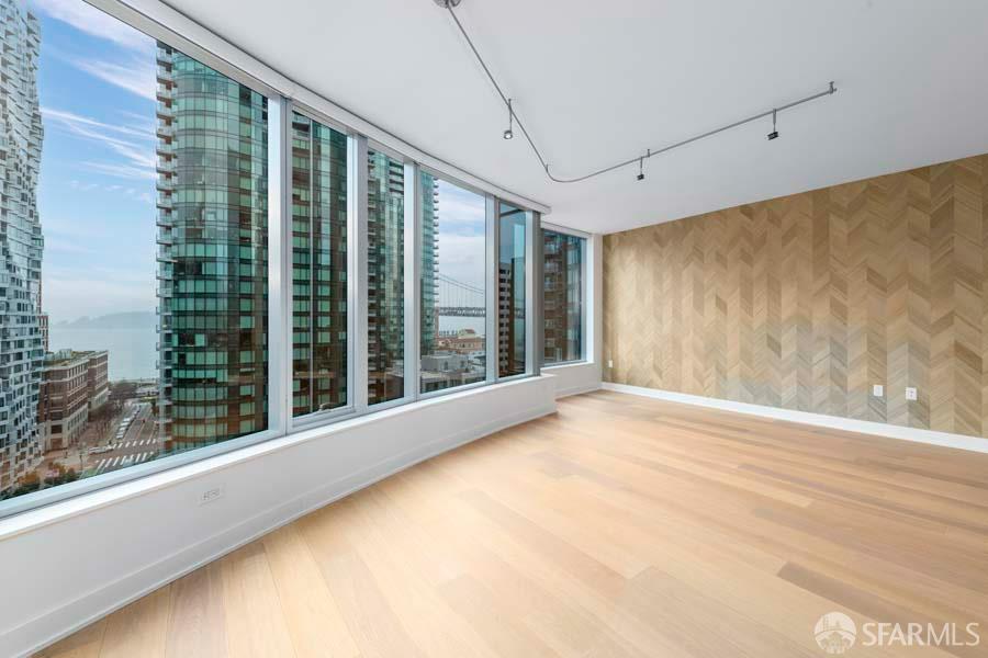 Detail Gallery Image 13 of 33 For 201 Folsom St 15c,  San Francisco,  CA 94105 - 2 Beds | 2 Baths