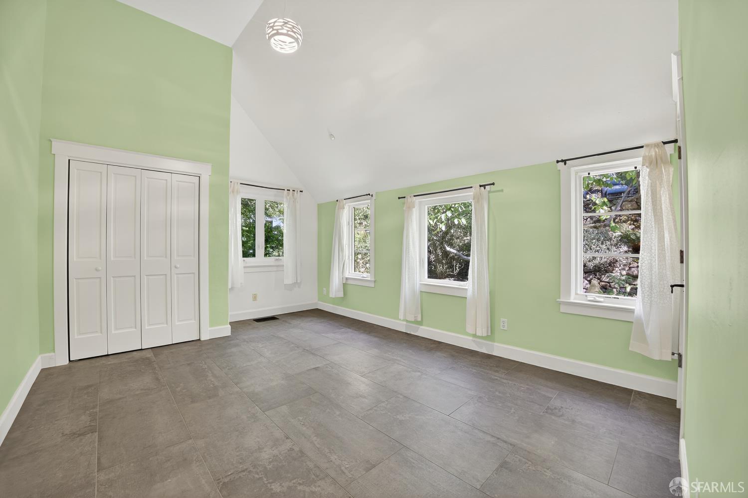 Detail Gallery Image 42 of 59 For 7172 Norfolk Rd, Berkeley,  CA 94705 - 4 Beds | 2/1 Baths