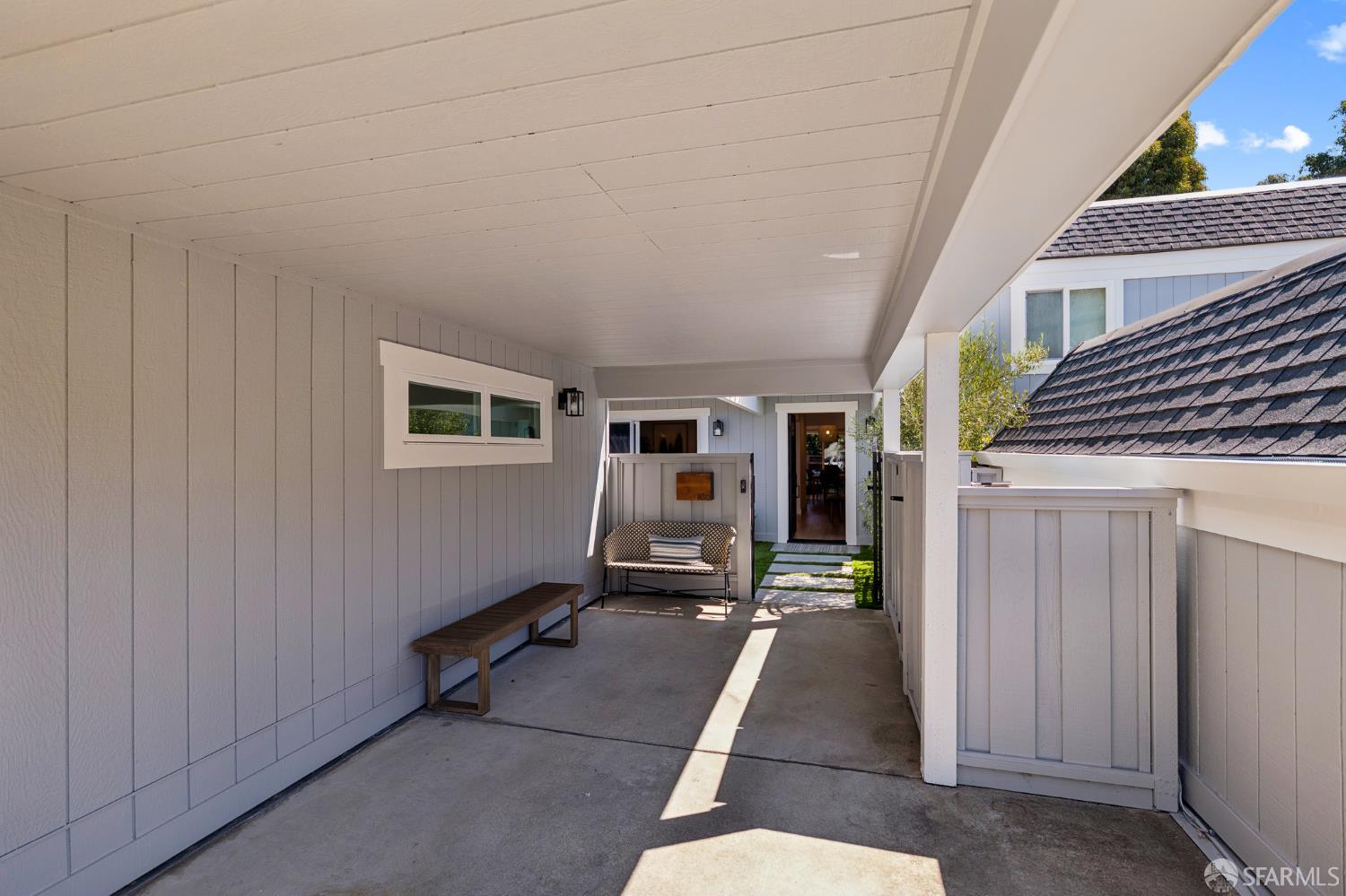 Detail Gallery Image 33 of 34 For 1130 Continentals Way, Belmont,  CA 94002 - 3 Beds | 2/1 Baths
