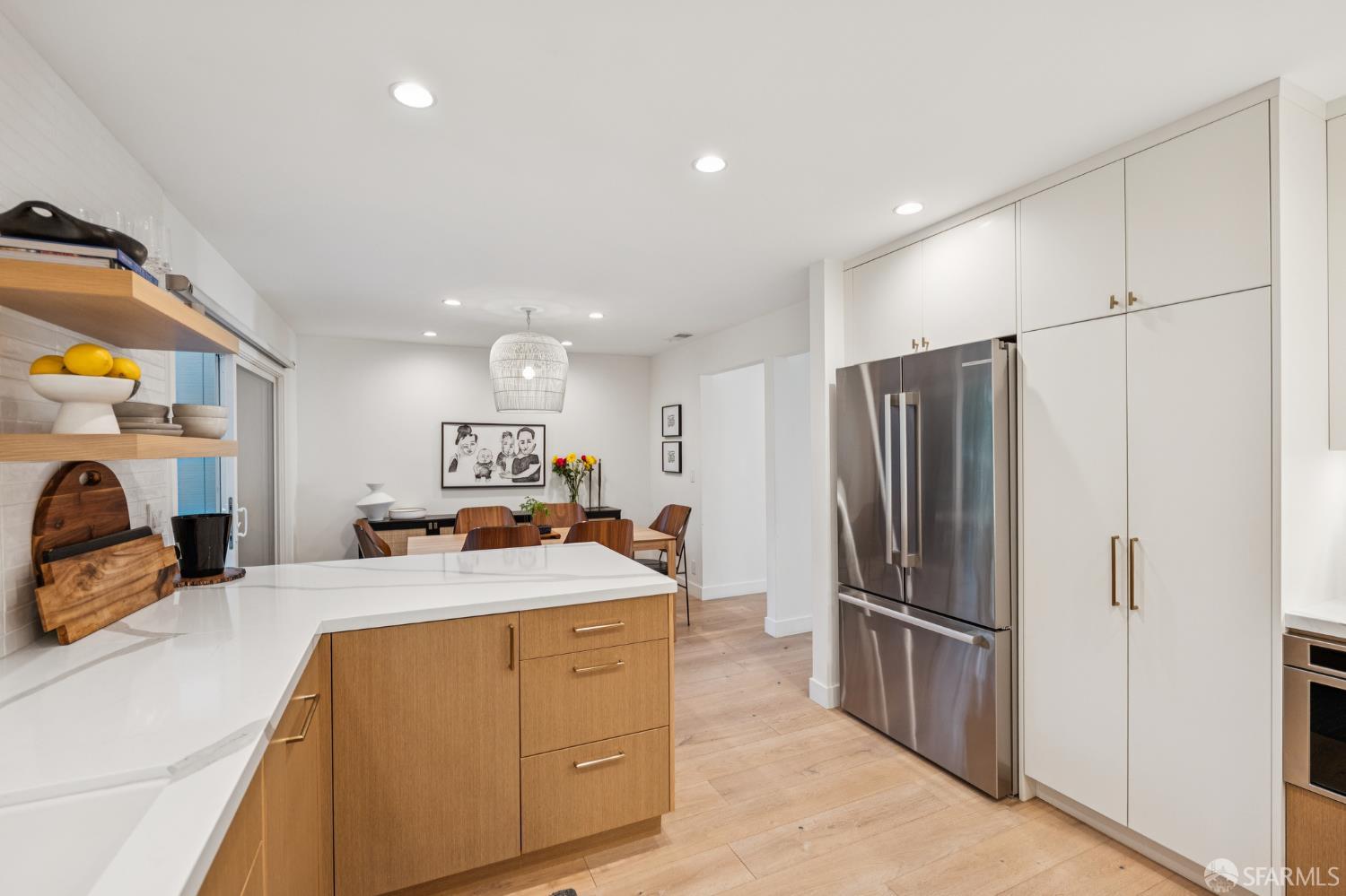 Detail Gallery Image 10 of 34 For 1130 Continentals Way, Belmont,  CA 94002 - 3 Beds | 2/1 Baths